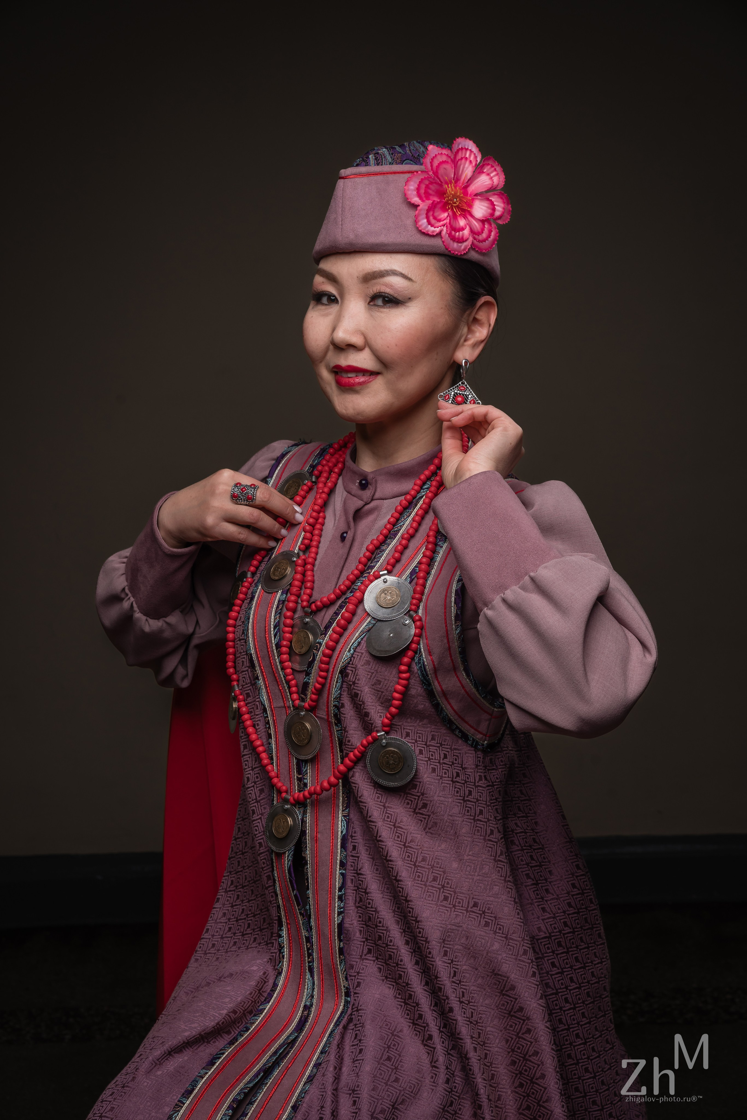 Съёмка в бурятских национальных костюмах. Семейный и свадебный фотограф в Иркутске Максим Жигалов