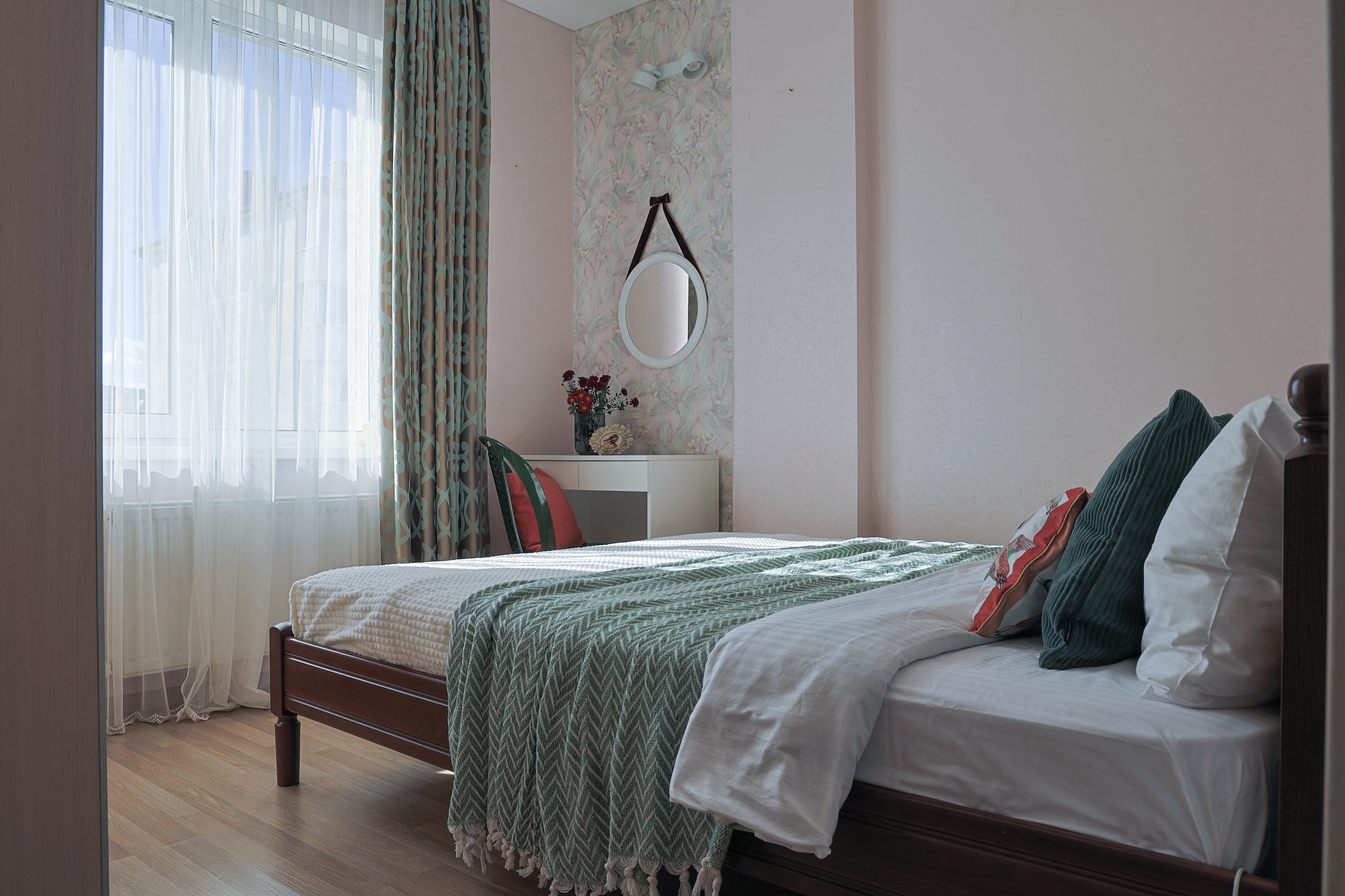 Комплексная подготовка квартиры для посуточной аренды в Геленджике. Интерьерная съёмка и подготовка недвижимости к аренде/продаже. Геленджик, Краснодарский край — Юлия Софронова, Art Sea Homes