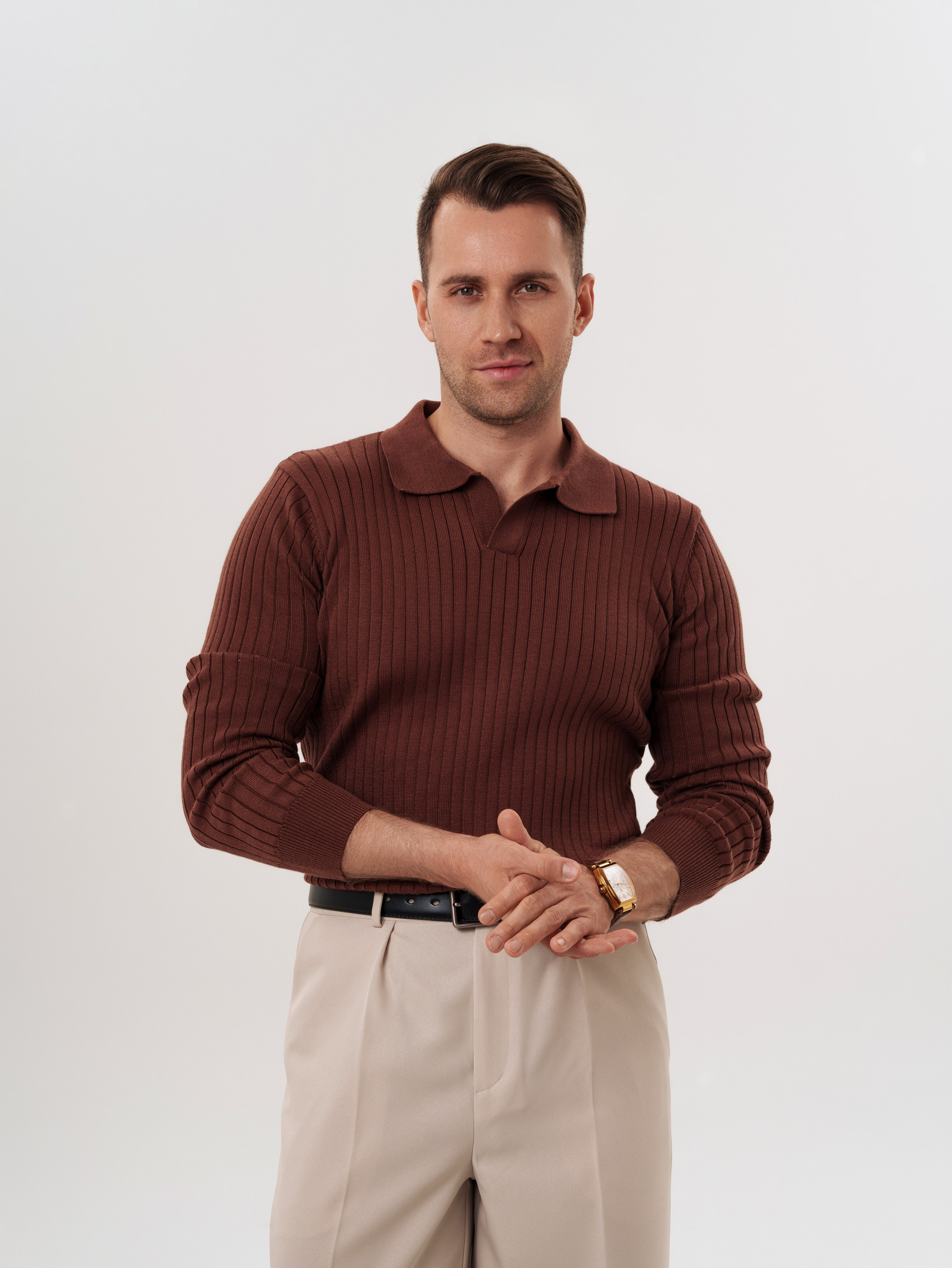 Мужской пуловер в стиле «Old Money». Портретный и Контент фотограф Григорий Семенов (Grifon) в Ижевске