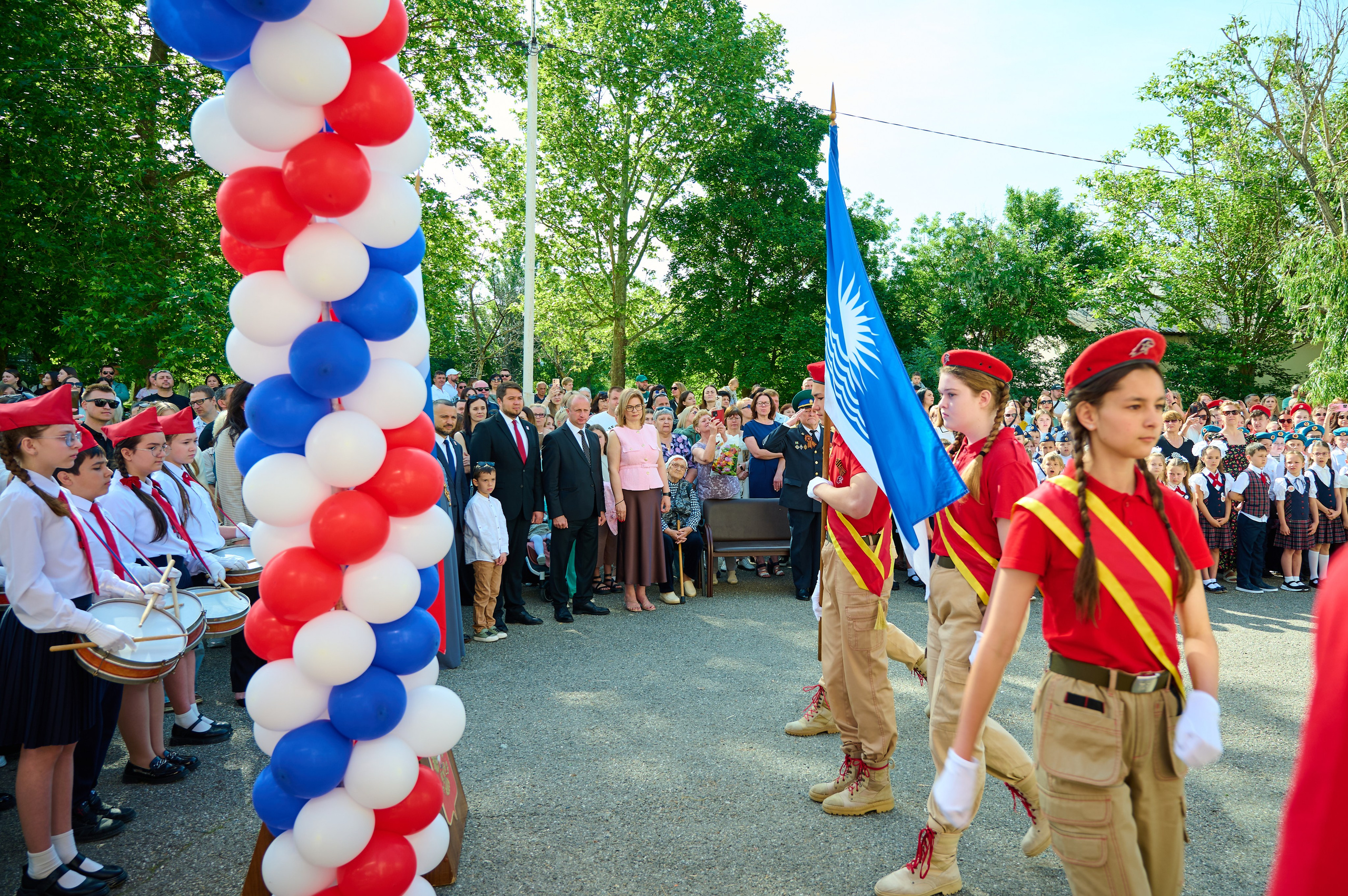 Последний звонок 2025. Жизнь курорта Кабардинка в фотографиях