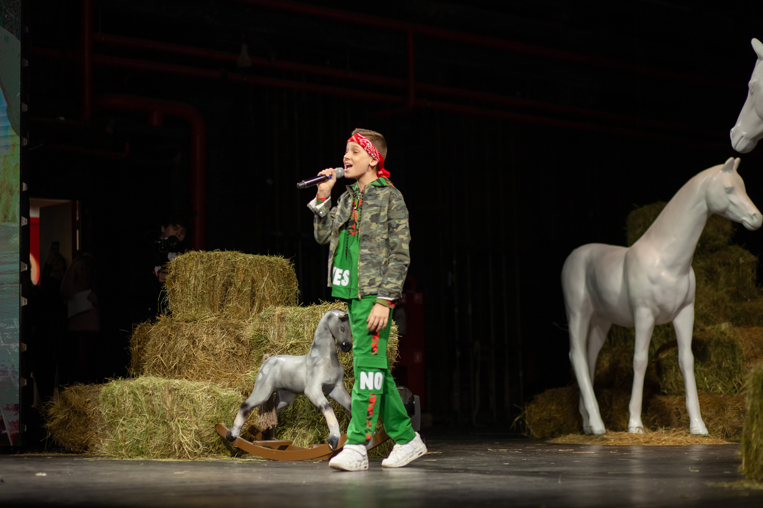 MagicFashionWeek — показ ММШ «Московская Модельная Школа»