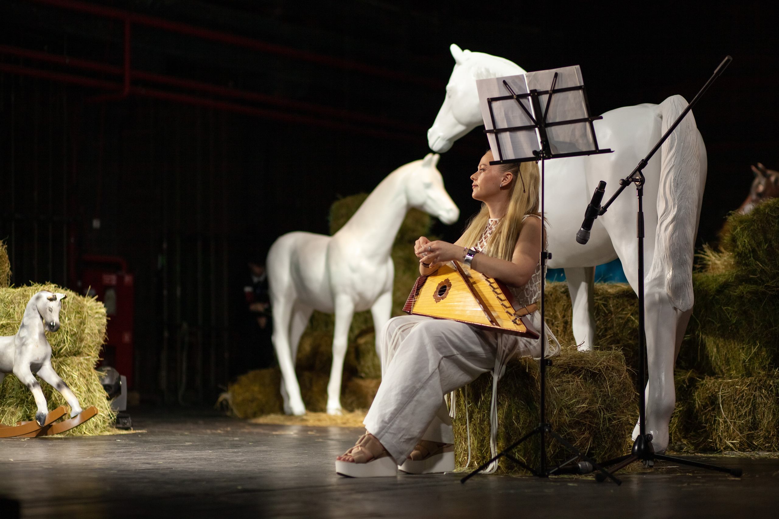 MagicFashionWeek — показ ММШ «Московская Модельная Школа»