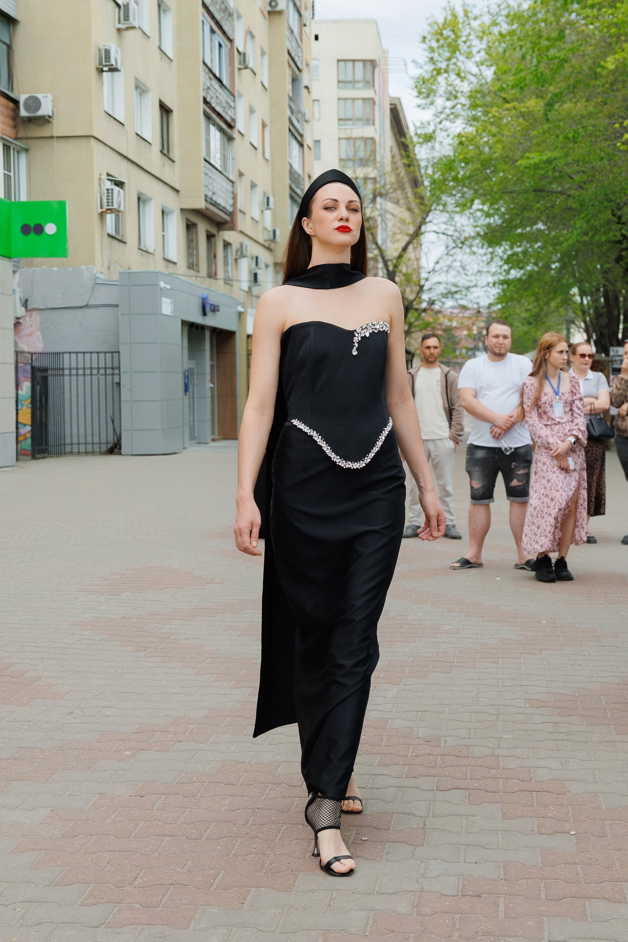 МОДНЫЙ ПОКАЗ. СВОИ. ФОТООТЧЕТЫ-СОБЫТИЯ-МЕСТА