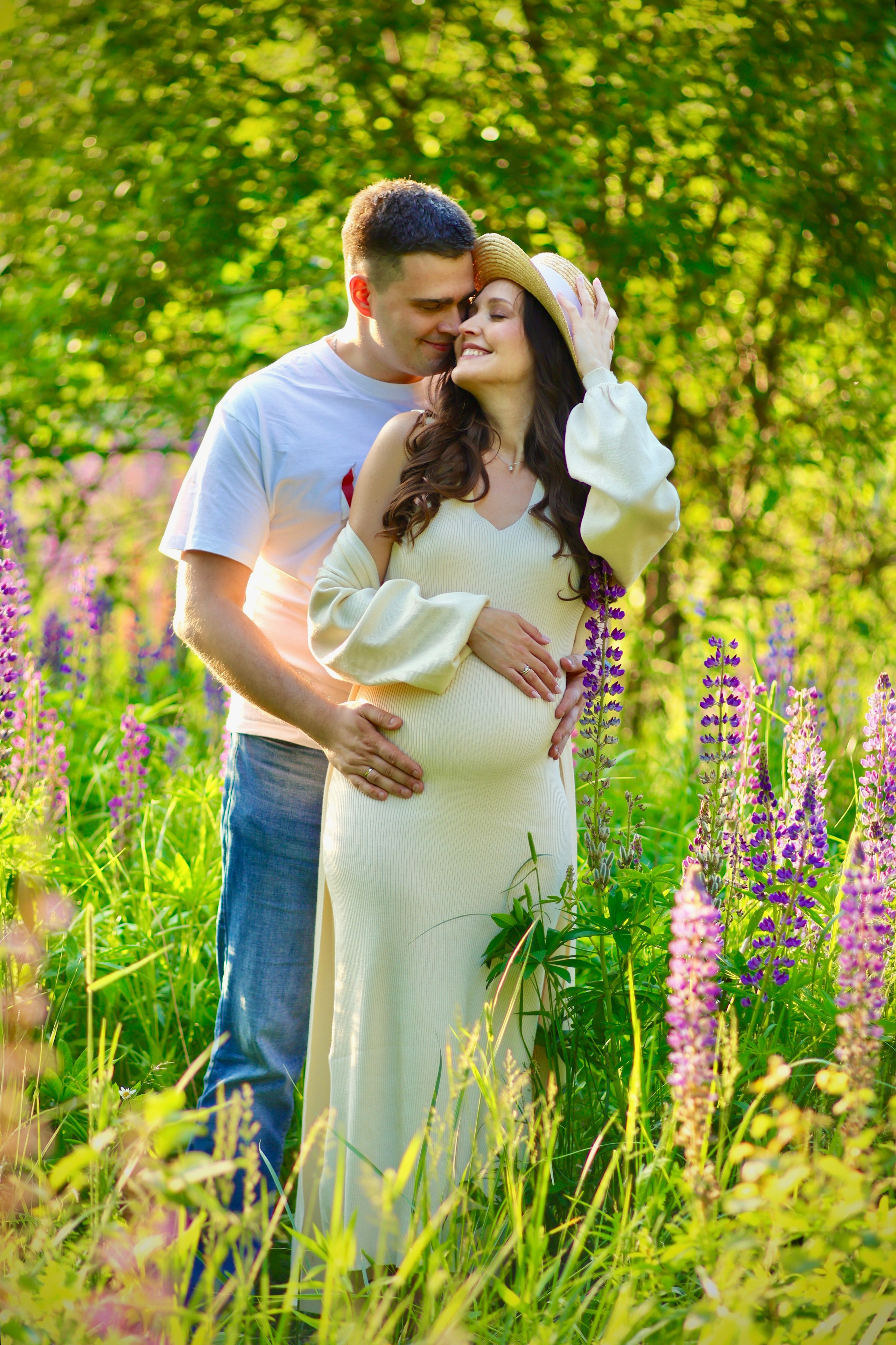 Фотосессия в люпинах. Свадебный и семейный фотограф-Королева Натали/Раменское-Жуковский-Москва/тел.+7 (985) 153-75-43