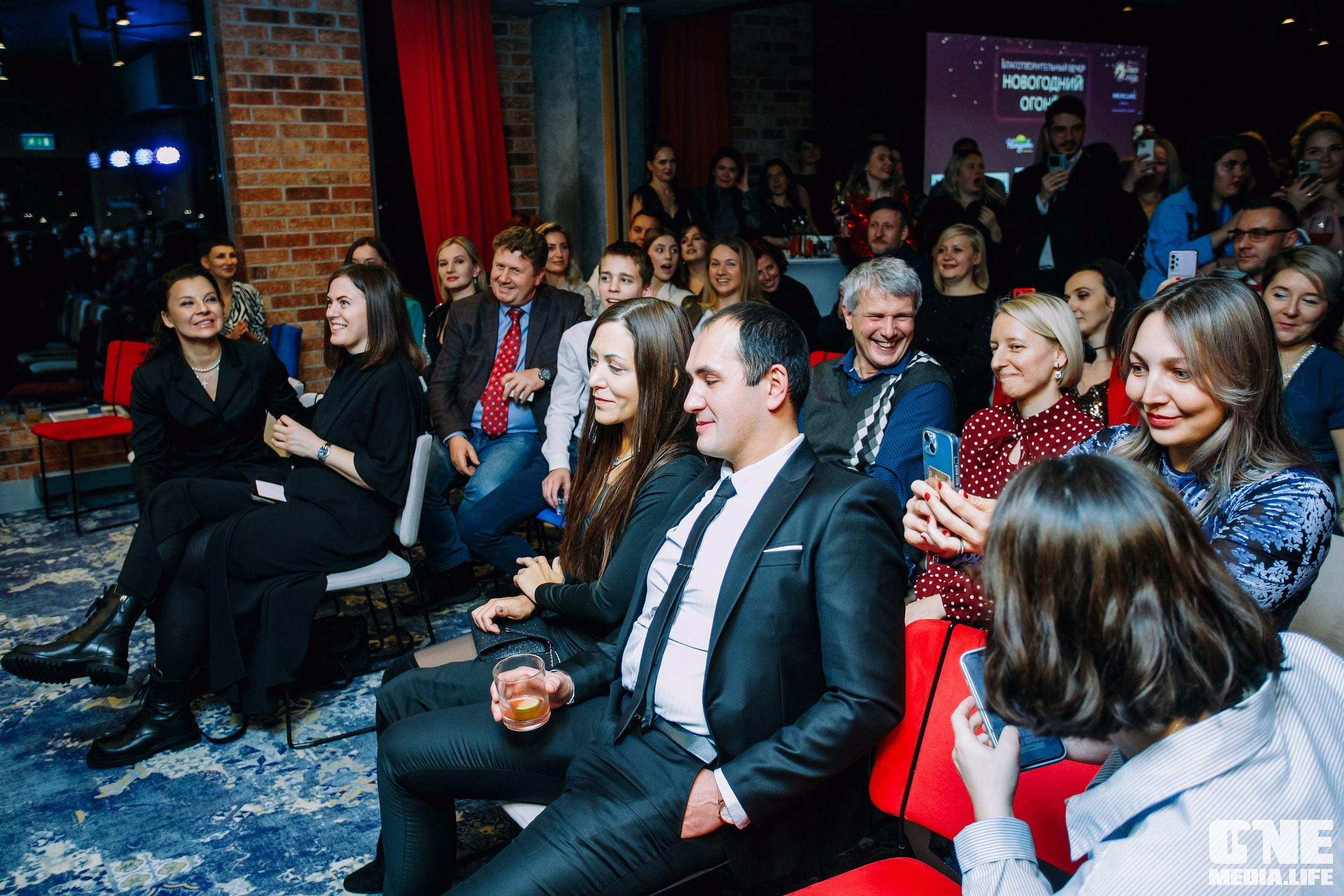 Новогодний Огонёк от Верю в Чудо. One Media Life: фоторепортажи, фотоотчеты с мероприятий и заведений