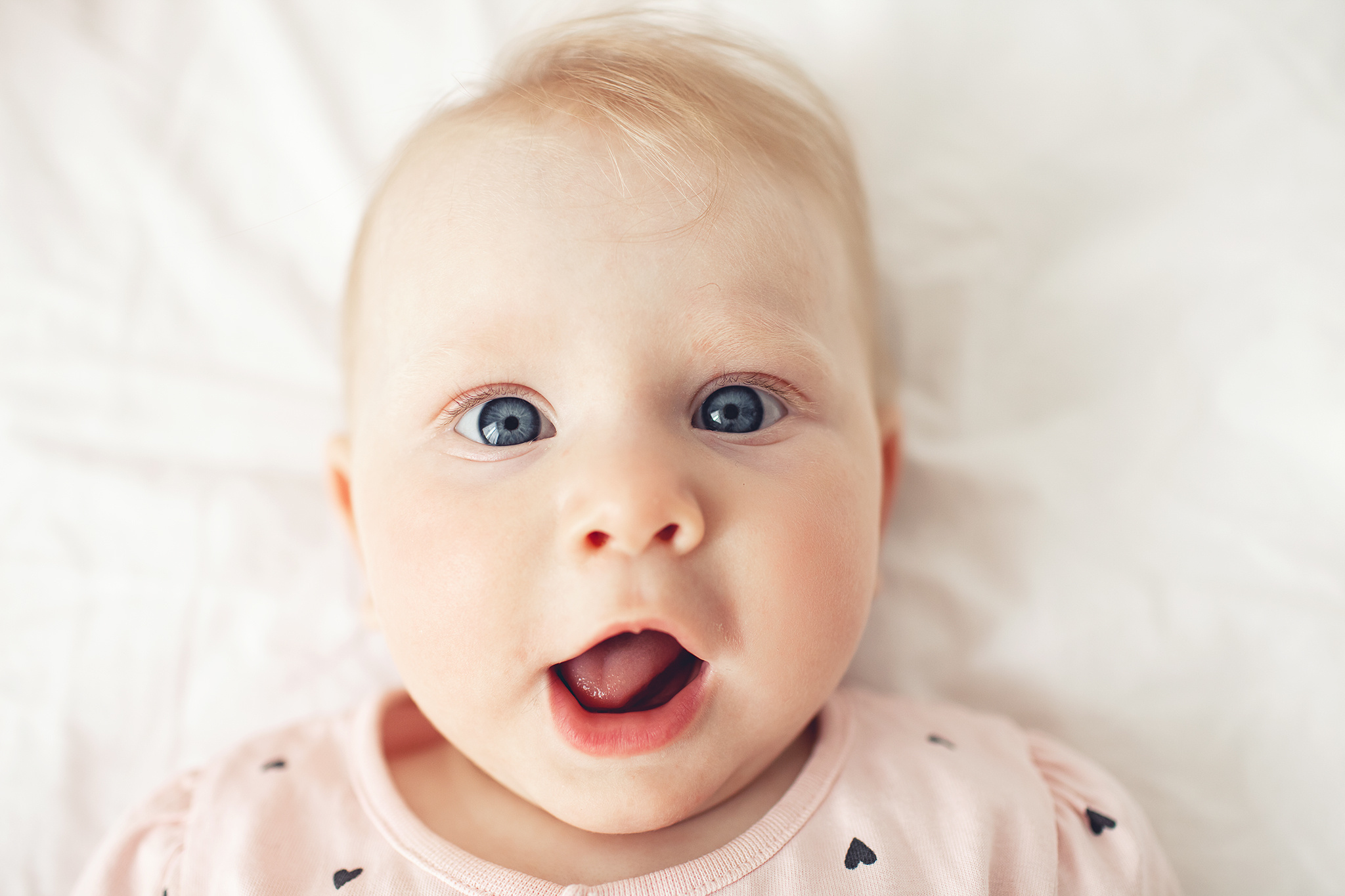 Малышка шести месяцев