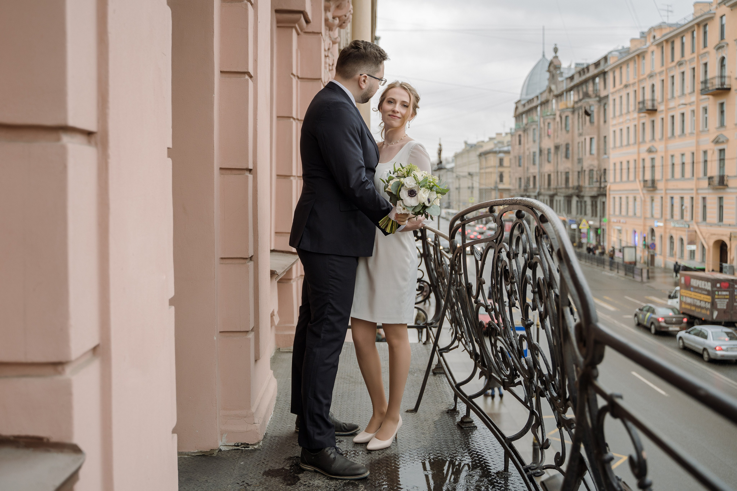 Где провести свадебную фотосессию в Санкт-Петербурге во время дождя