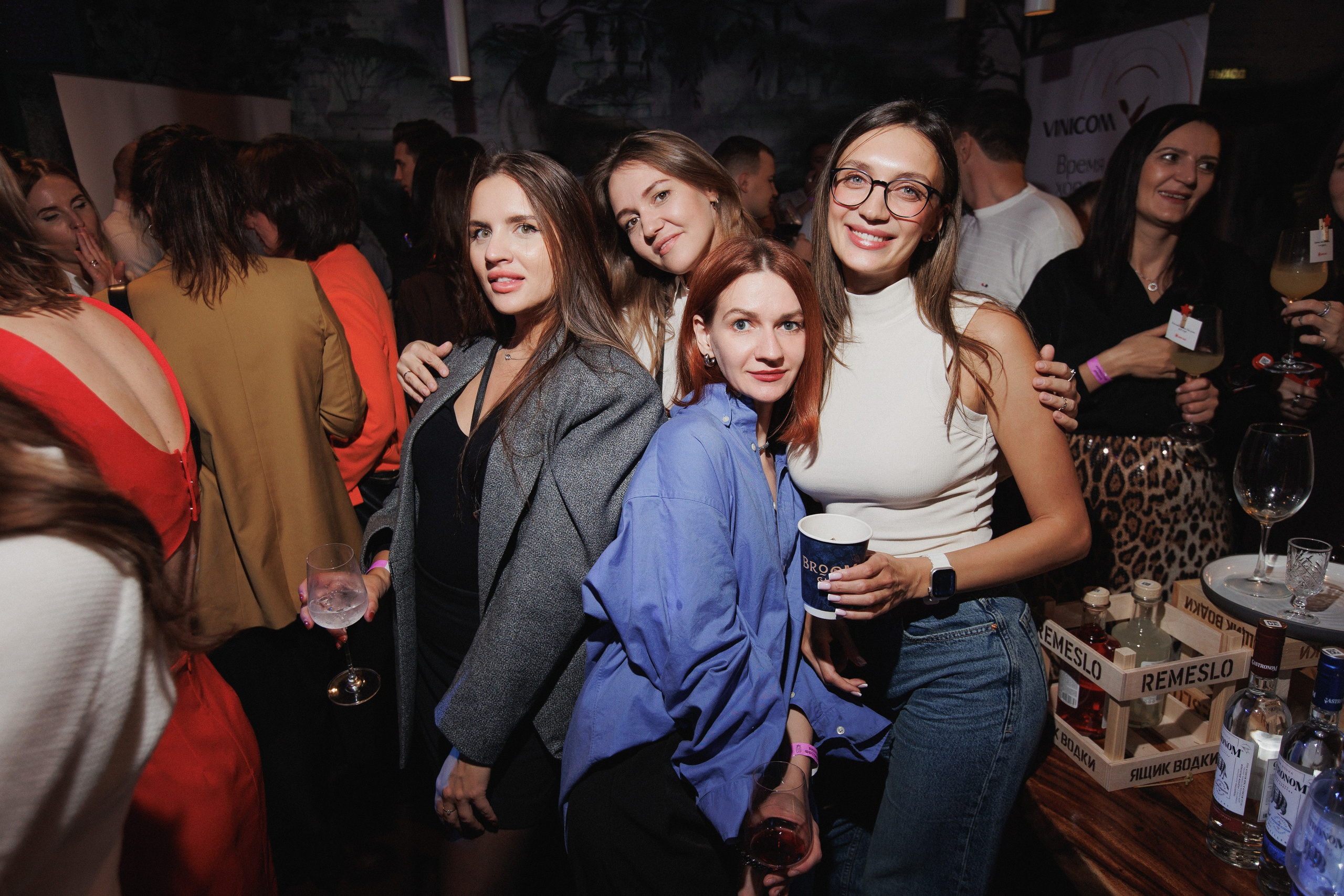 ВИННЫЙ ФЕСТИВАЛЬ. СВОИ. ФОТООТЧЕТЫ-СОБЫТИЯ-МЕСТА