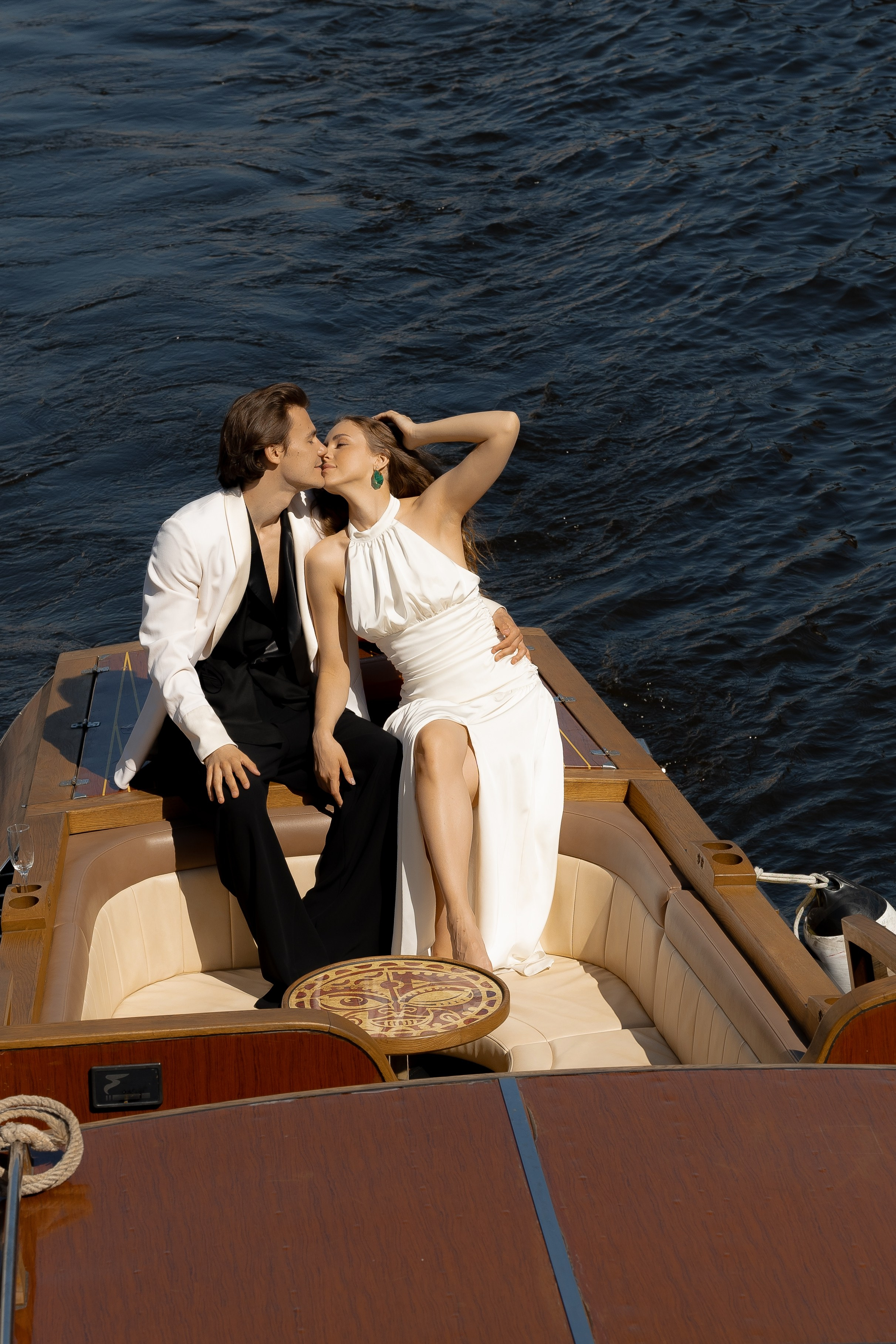 Свадебная прогулка на катере