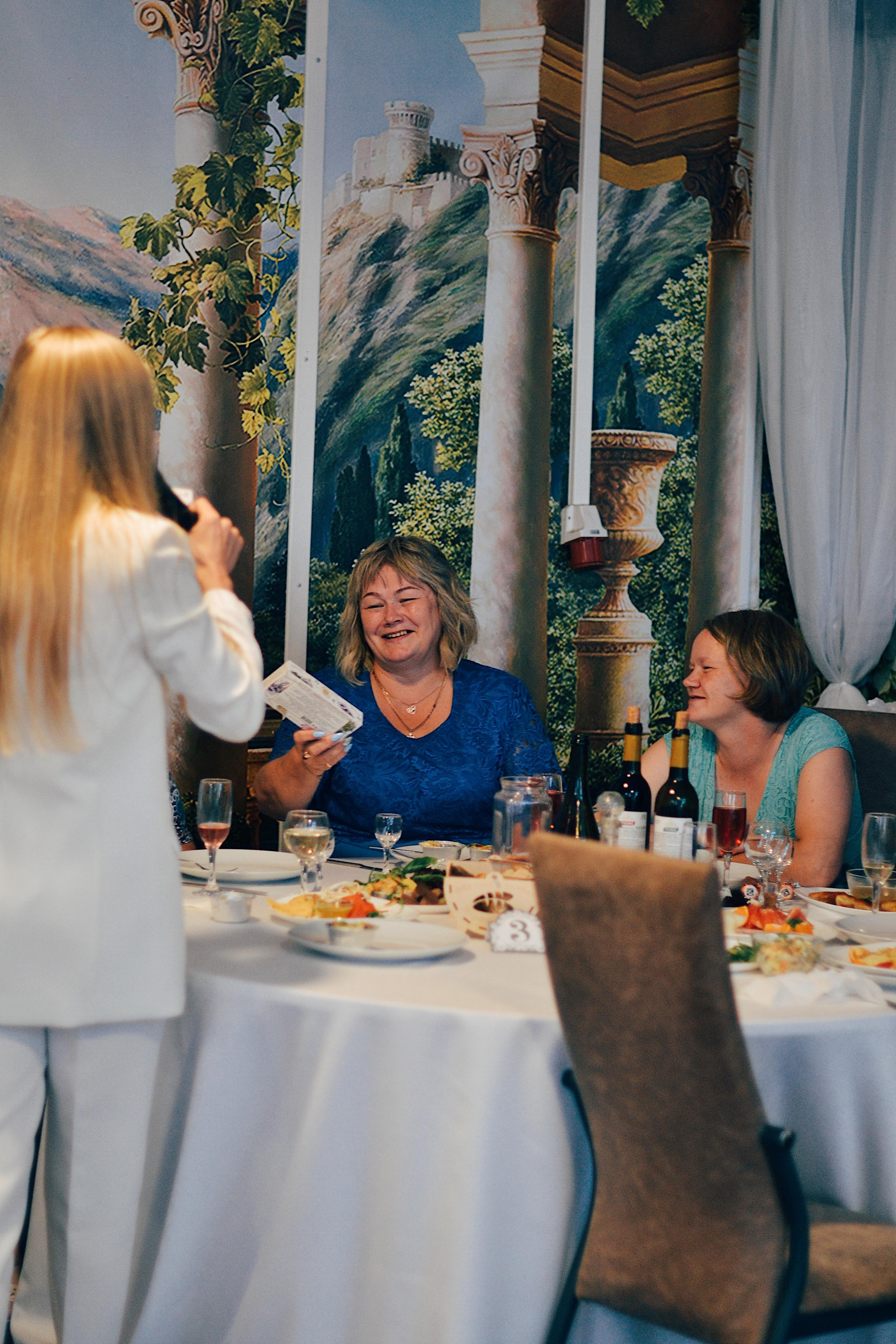 Ведущая на свадьбу Мария Снегур. Ведущий, Тамада, DJ, фото в Перми. Хорошее настроение