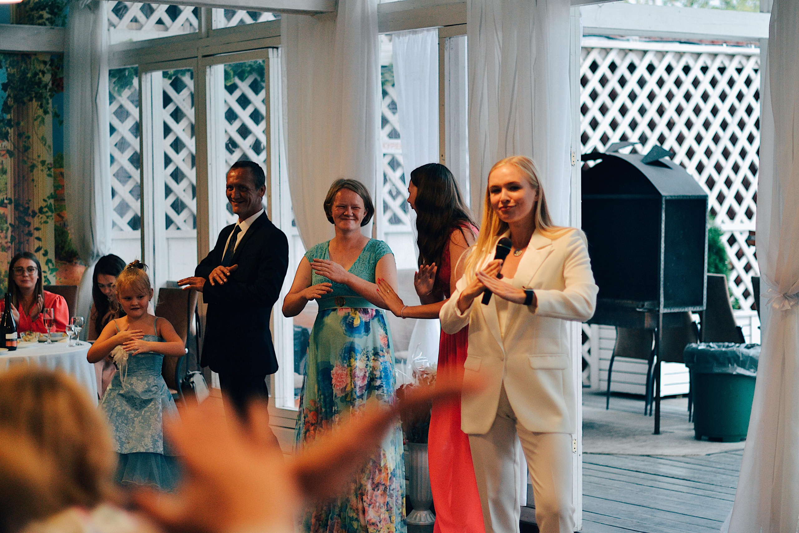 Ведущая на свадьбу Мария Снегур. Ведущий, Тамада, DJ, фото в Перми. Хорошее настроение