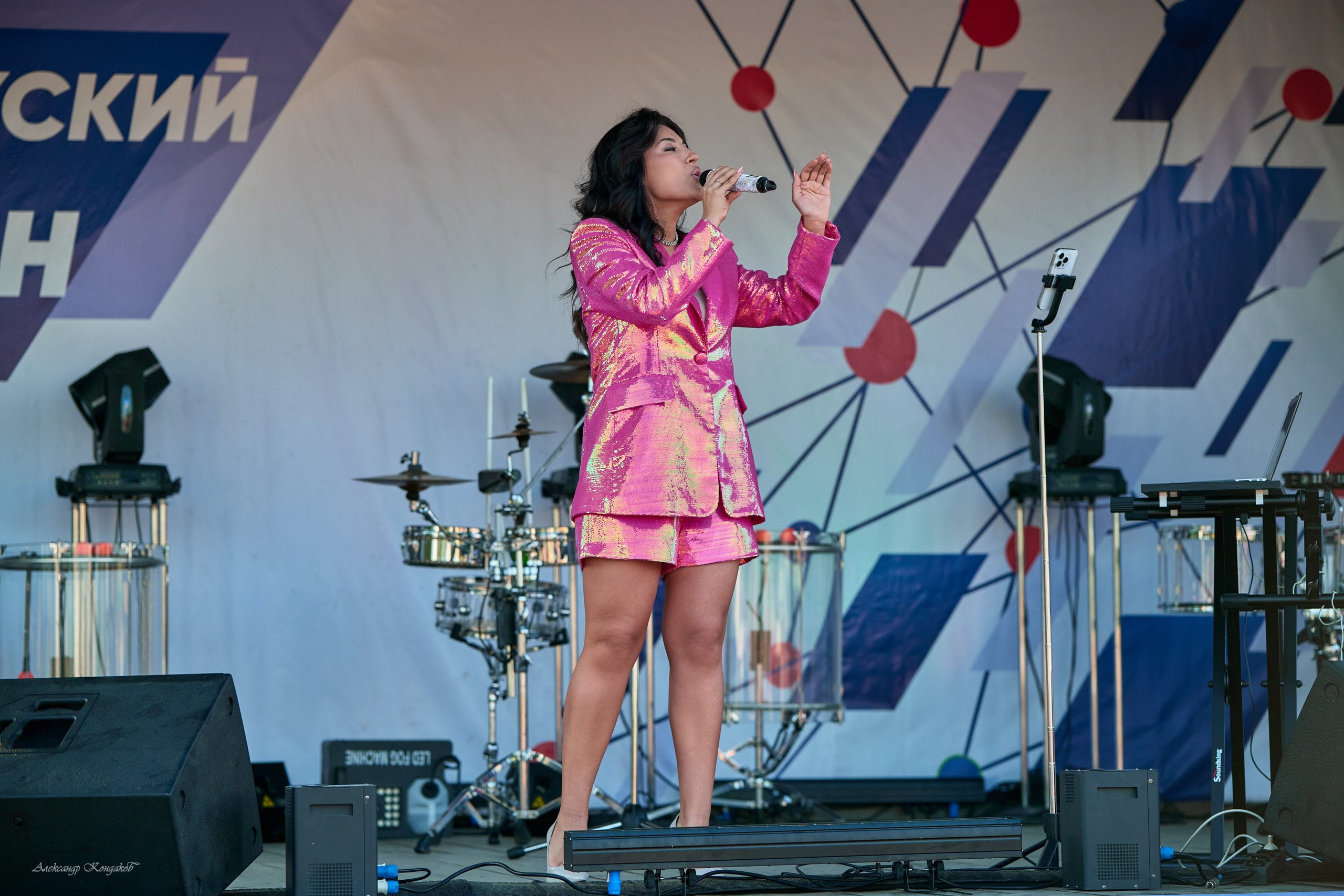 Диана Тагиева на выступлении дня города Заволжск