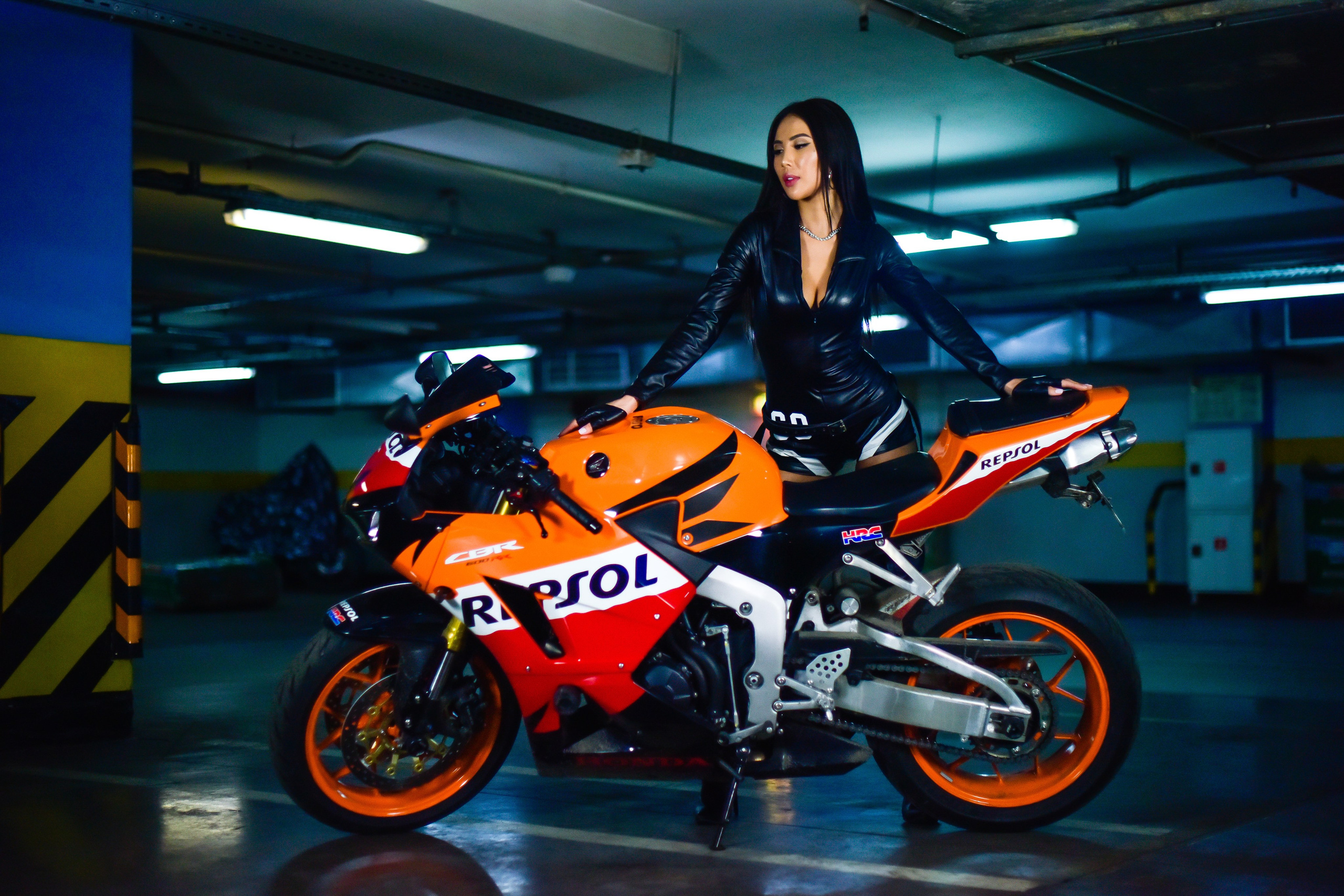 МОТОДЕВУШКИ. Фотограф для бизнесконтента, репортажей и семейного альбома в Москве