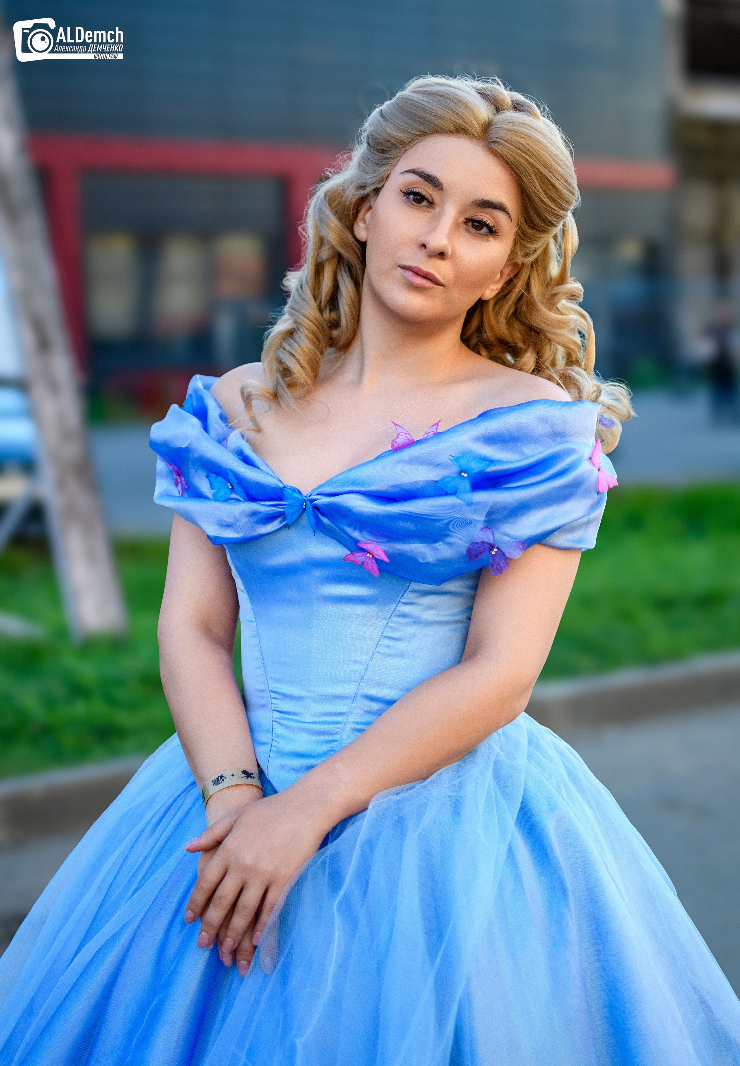 Cinderella cosplay photo
