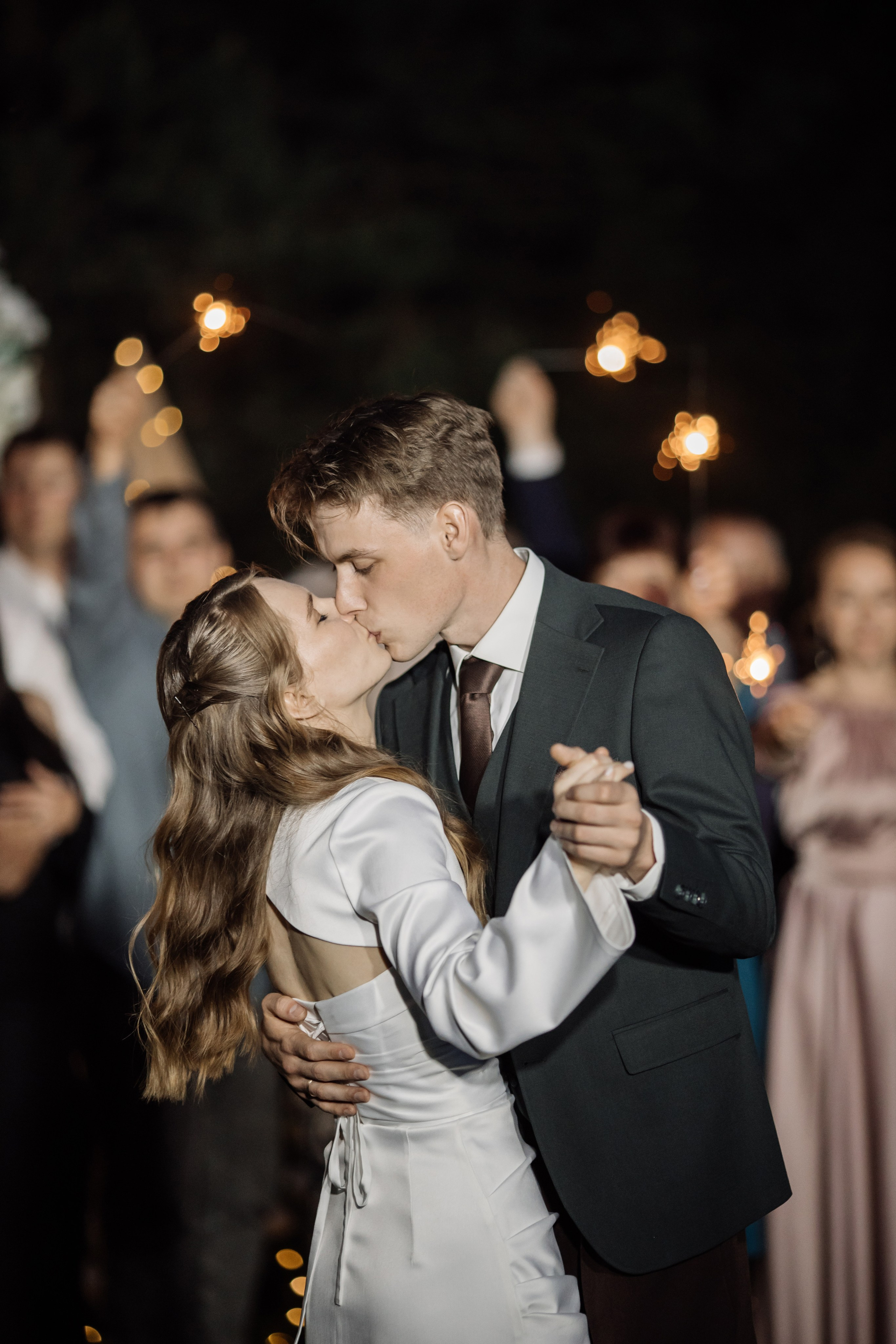 Свадебная фотосессия пары в Агроусадьбе Дачка бай