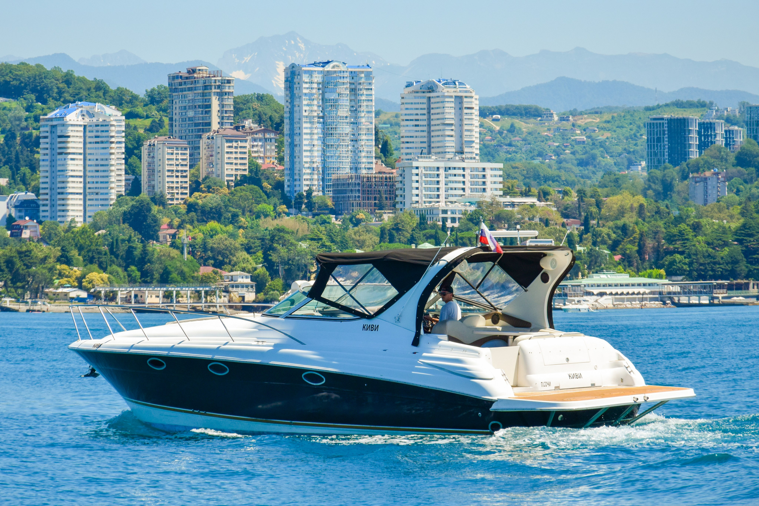 Катер Киви Аренда Яхты в Сочи Яхтанаморе YACHTNAMORE YACHTANAMORE