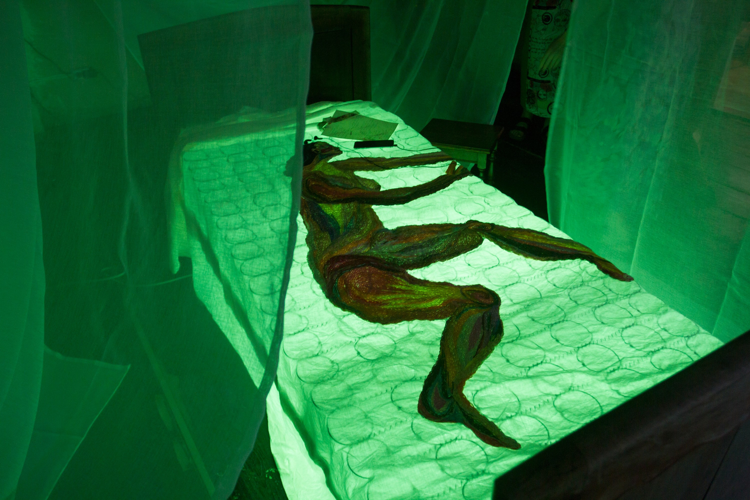 Выставка комната художницы, тотальная инсталляция. KST