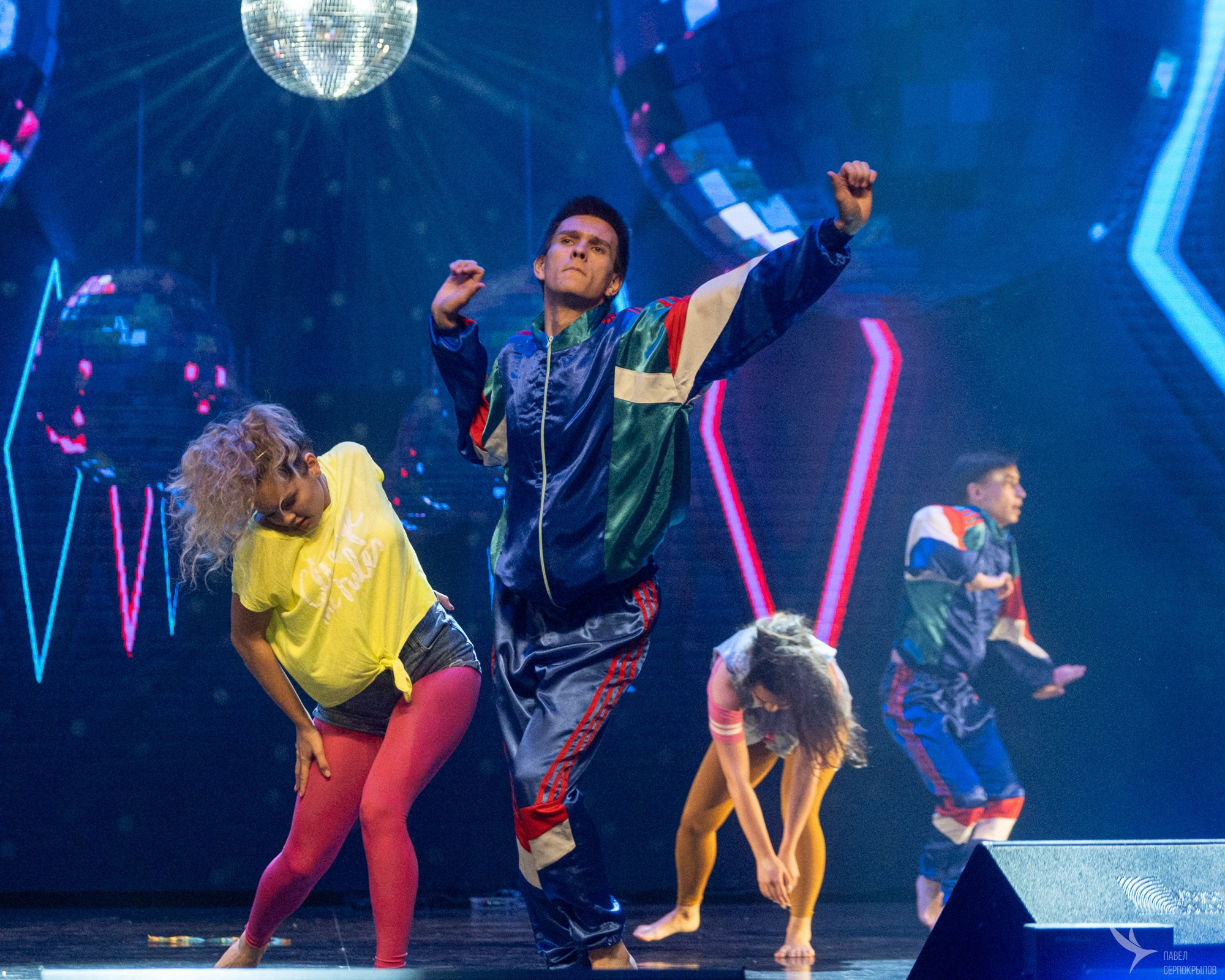 Юбилейный концерт студии эстрадного танца «Изумрудный город». Репортажный фотограф в Казани Павел Серпокрылов