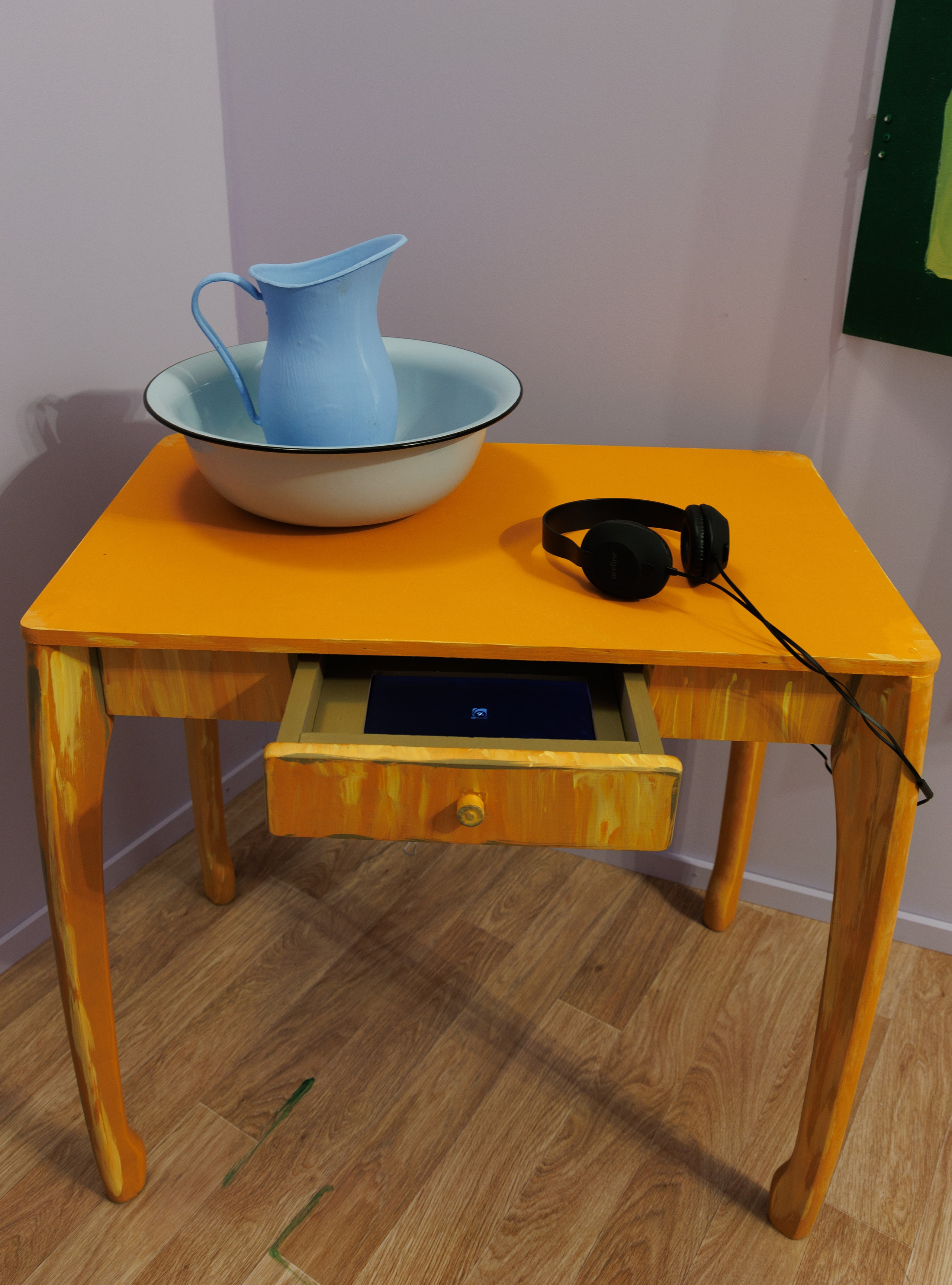 Инсталляция «Придумала» Ольги Михальчук, Винзавод, 2024. Ольга Михальчук, художница и фотограф