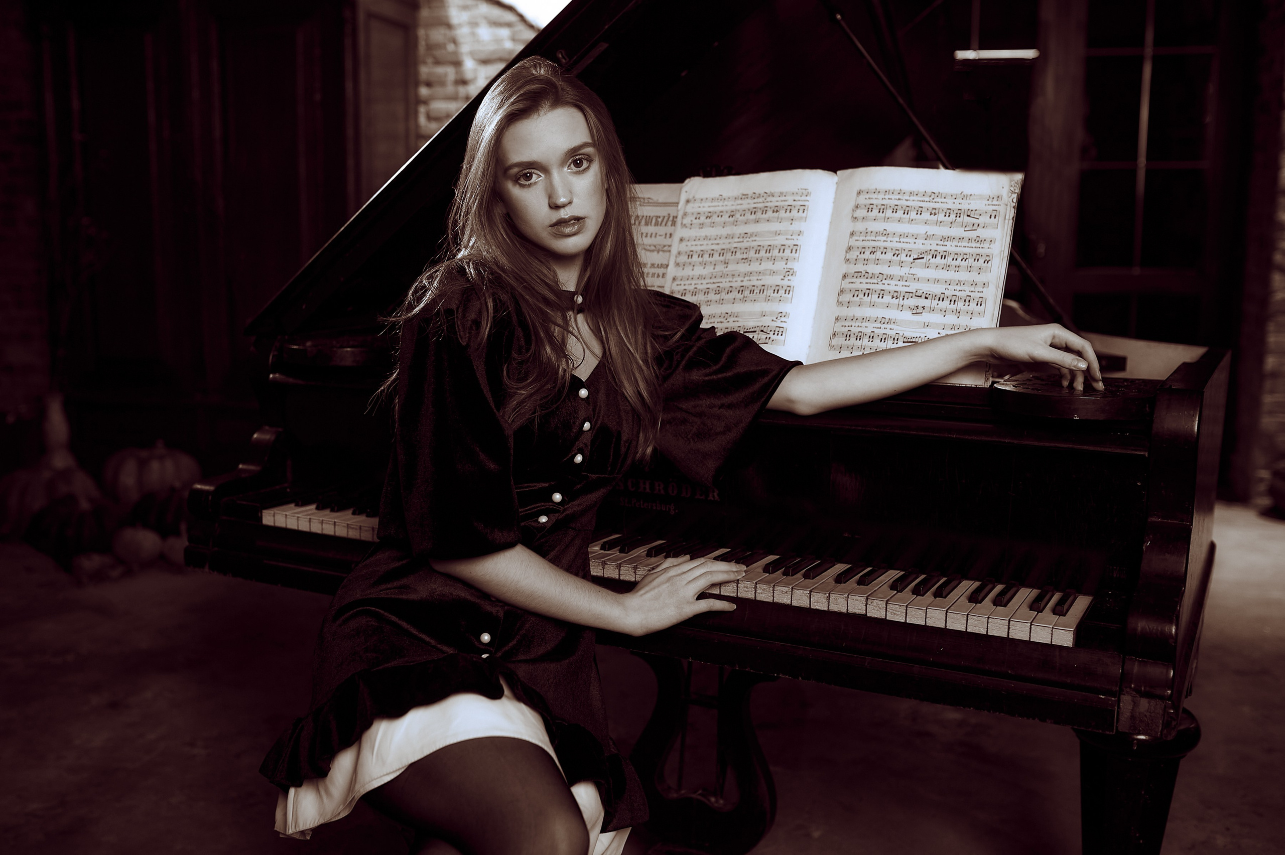 Art Studio «Istoria» -Наталья и рояль. Портретный фотограф в Твери Дмитрий Козьминых