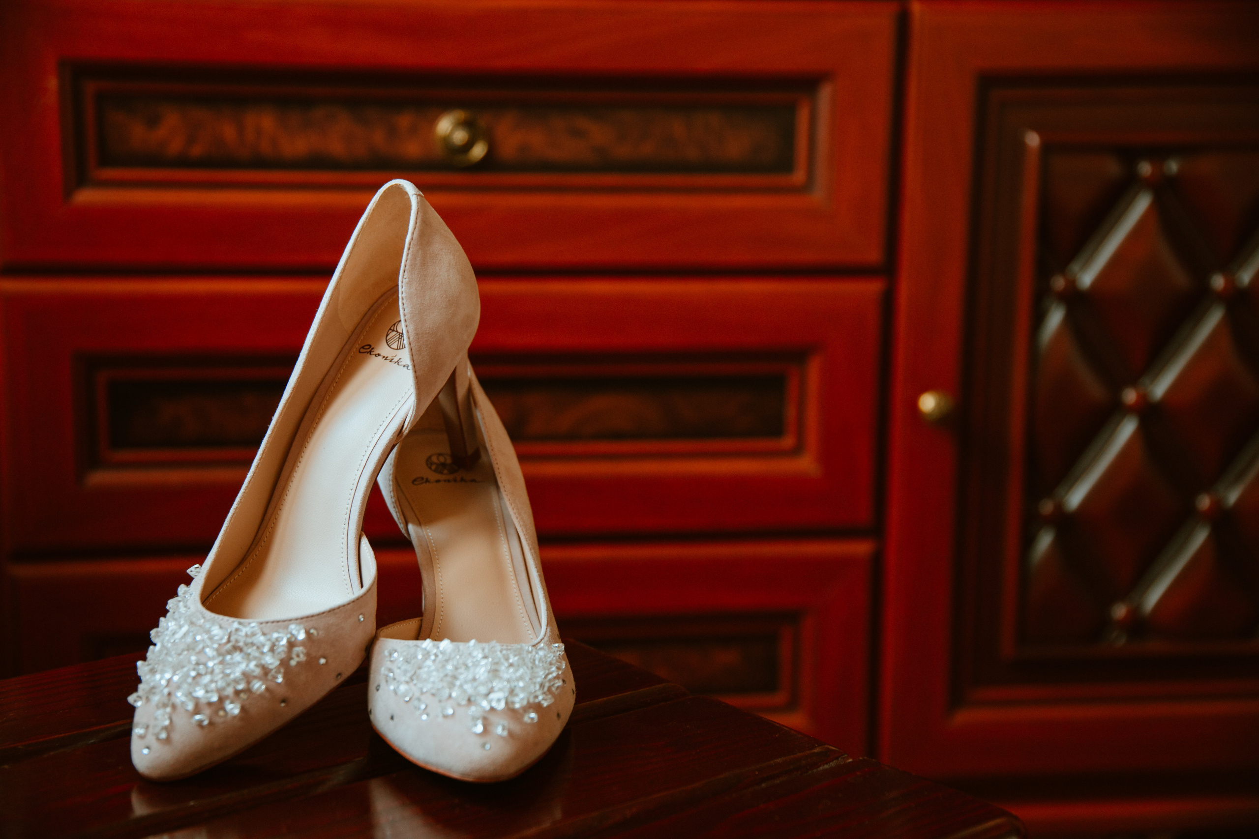 Свадебные туфли для невесты. Фотограф, видеограф на свадьбу в Москве Никита Назаров