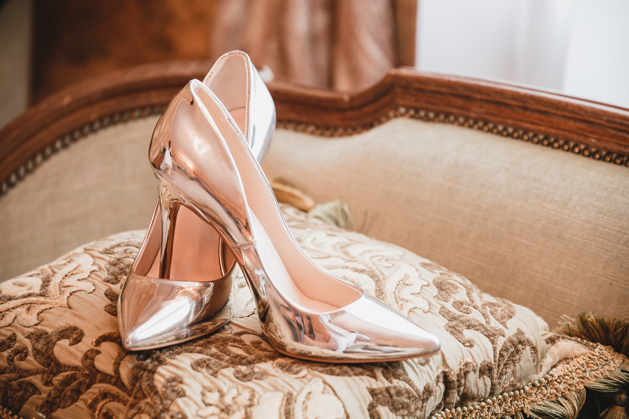 Свадебные туфли для невесты. Фотограф, видеограф на свадьбу в Москве Никита Назаров