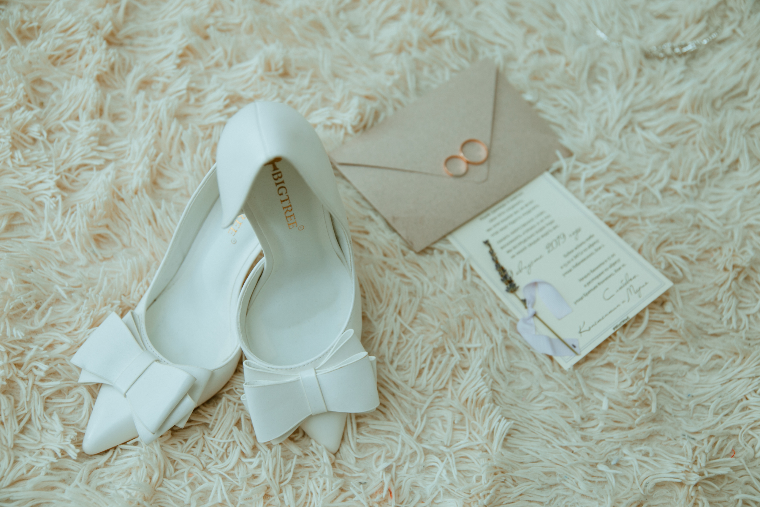 Свадебные туфли для невесты. Фотограф, видеограф на свадьбу в Москве Никита Назаров