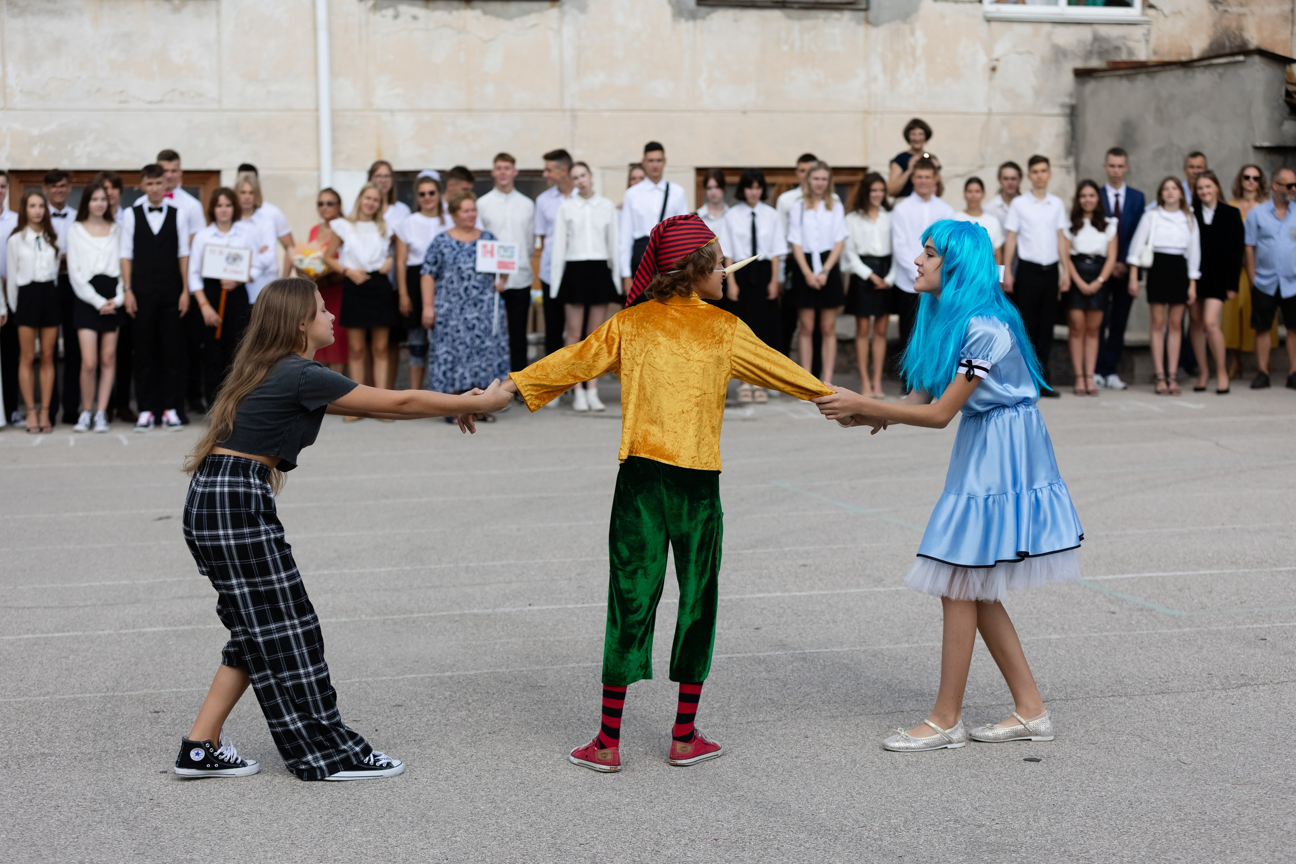 Первый раз — в первый класс. Фотосессия первоклассников 1 сентября. Свадебный фотограф, фотосъемка в Крыму, Севастополе, Симферополе, Ялте
