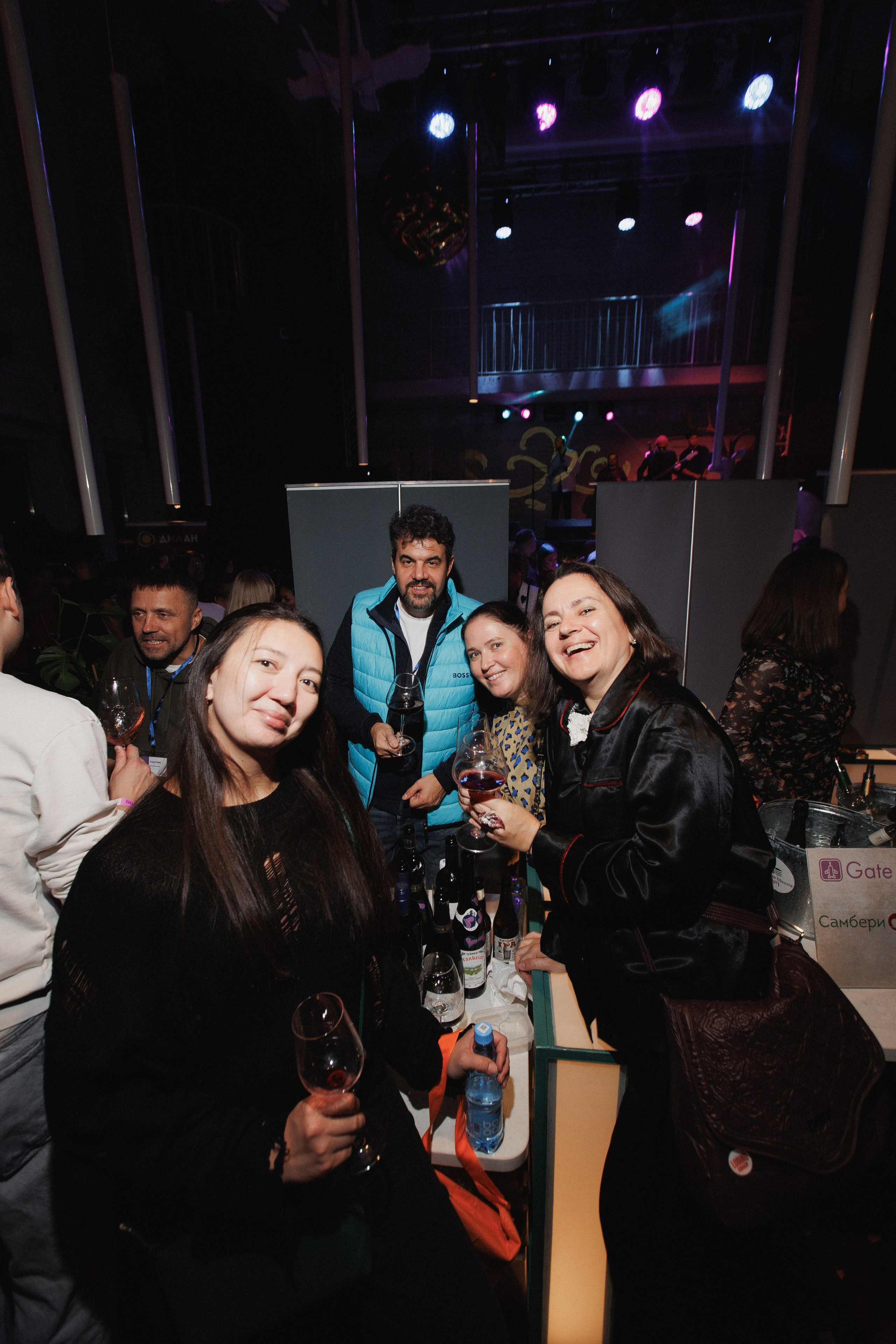 ВИННЫЙ ФЕСТИВАЛЬ. СВОИ. ФОТООТЧЕТЫ-СОБЫТИЯ-МЕСТА