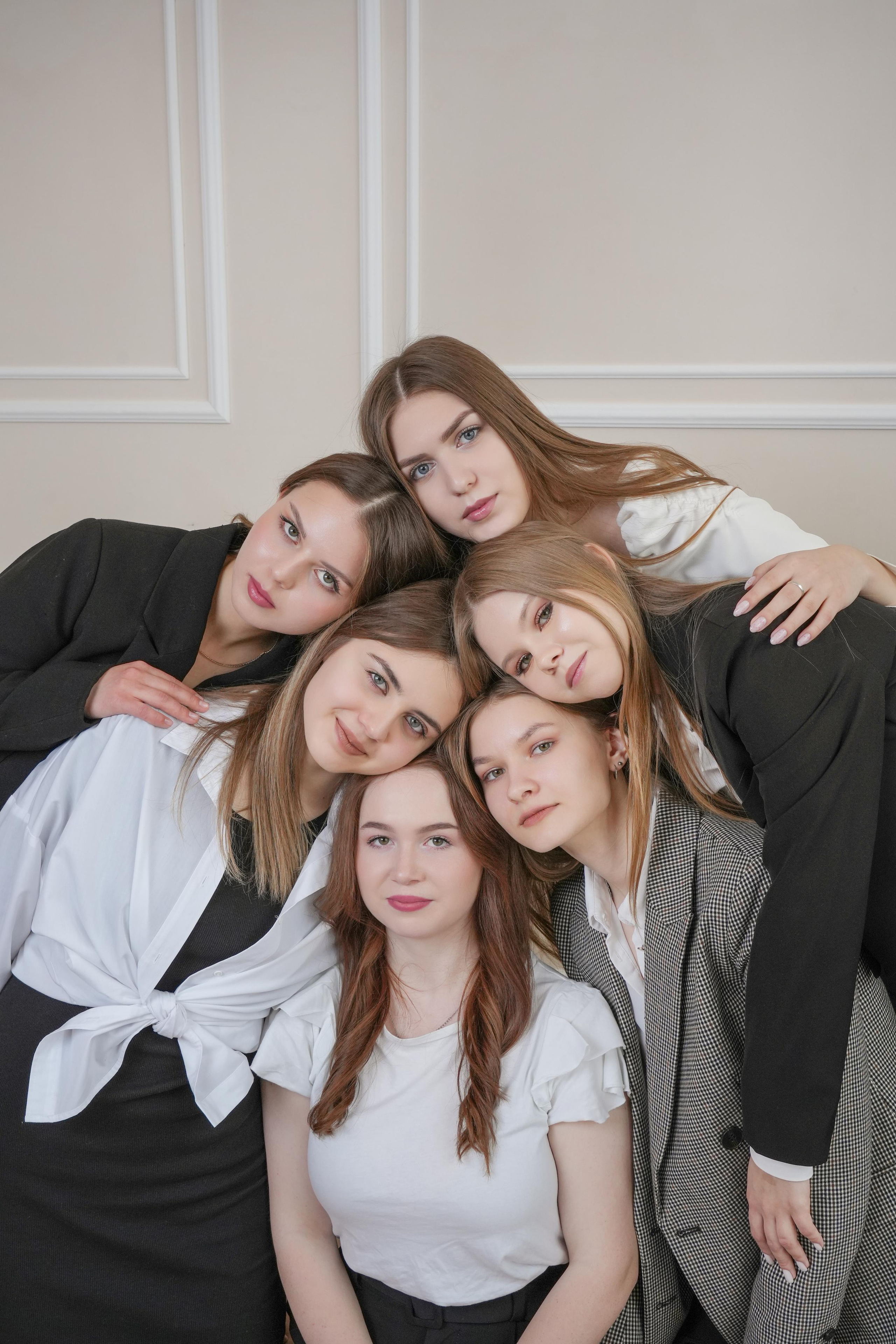 Анонс фотосессии 9 «а» класса Введенской школы. Выпускные альбомы в Кургане, Твой альбом, Книга