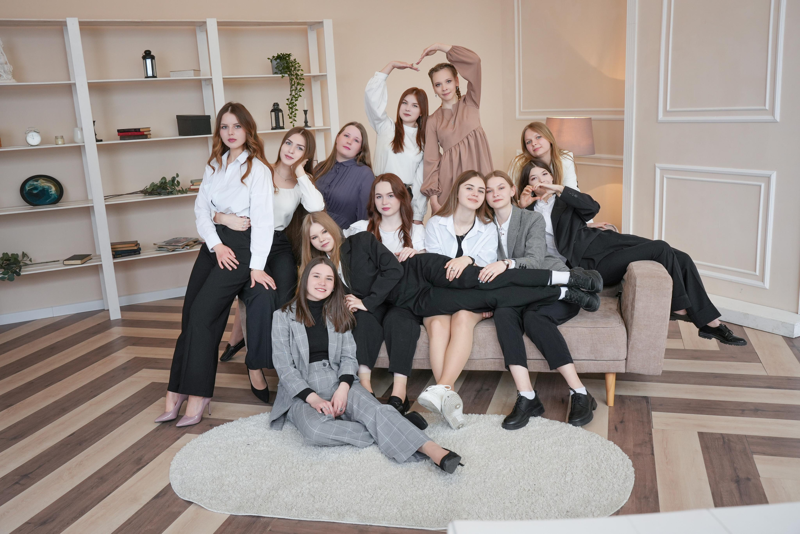 Анонс фотосессии 9 «а» класса Введенской школы. Выпускные альбомы в Кургане, Твой альбом, Книга