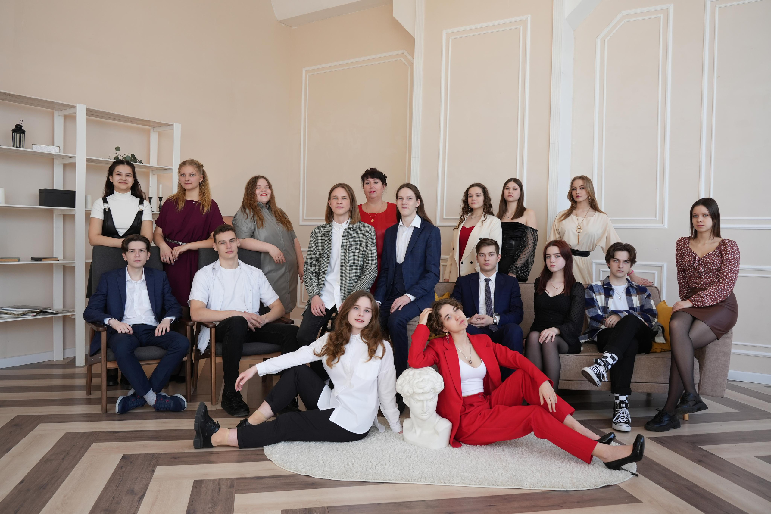 Анонс фотосессии 9 «а» класса Введенской школы. Выпускные альбомы в Кургане, Твой альбом, Книга