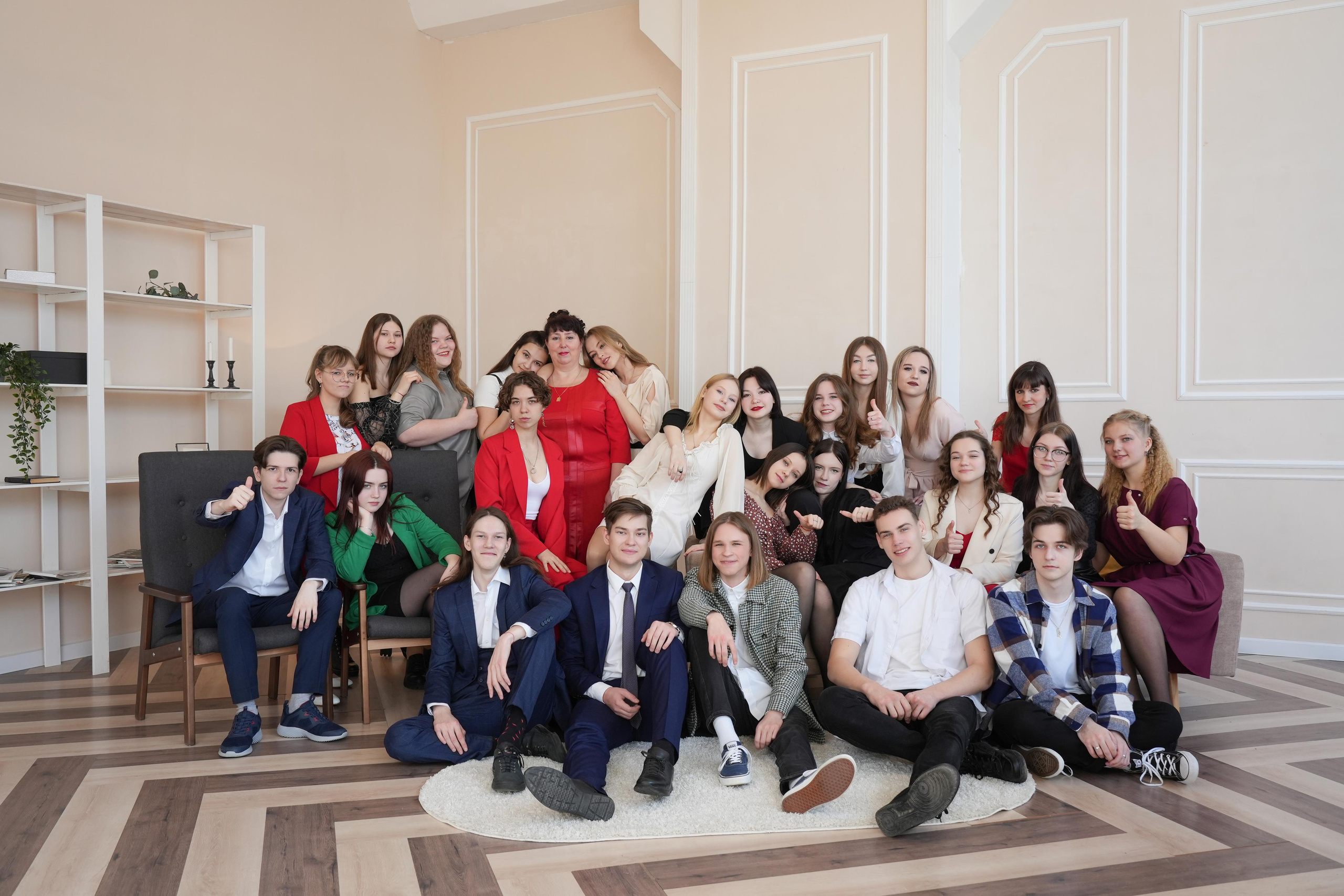 Анонс фотосессии 9 «а» класса Введенской школы. Выпускные альбомы в Кургане, Твой альбом, Книга