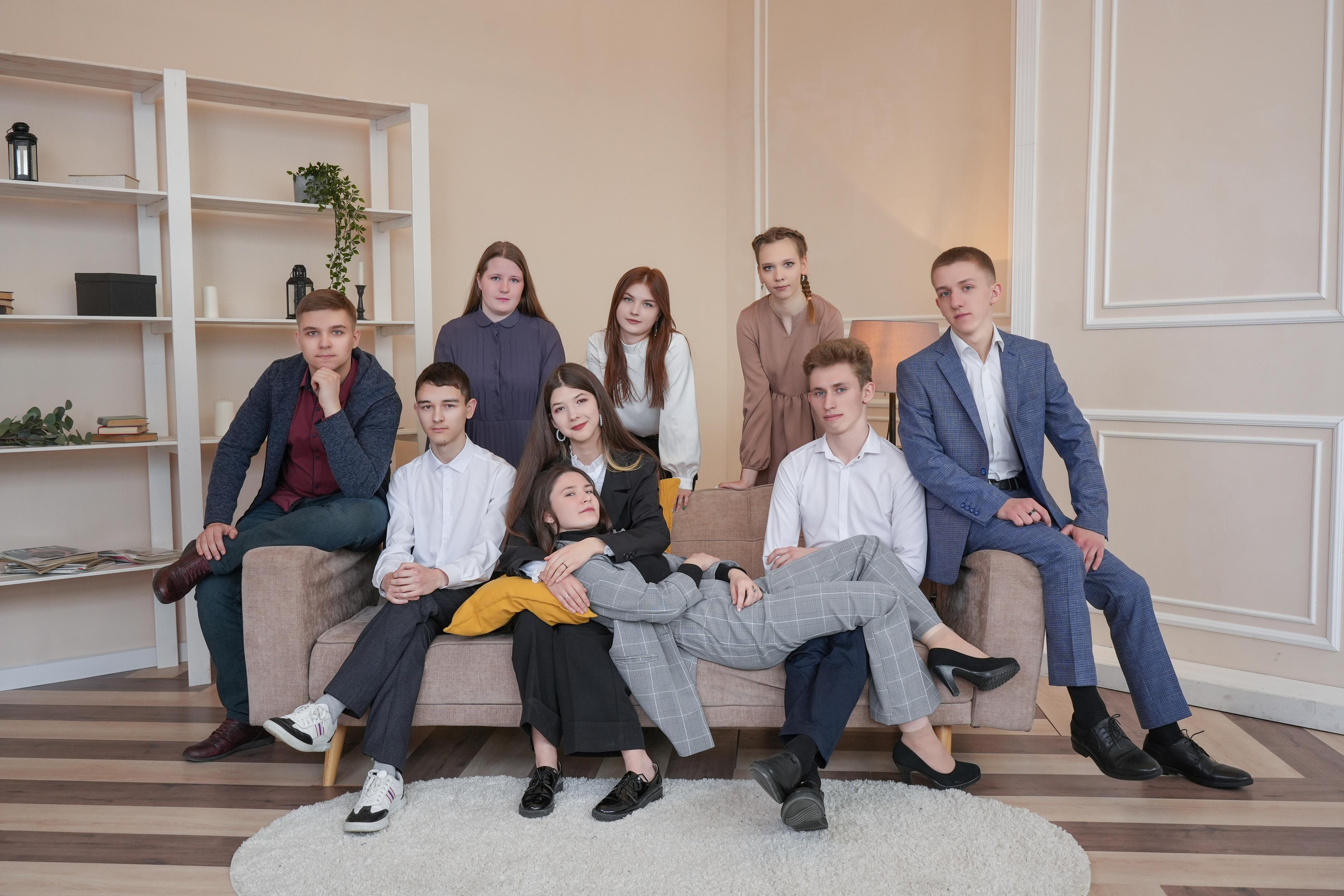 Анонс фотосессии 9 «а» класса Введенской школы. Выпускные альбомы в Кургане, Твой альбом, Книга