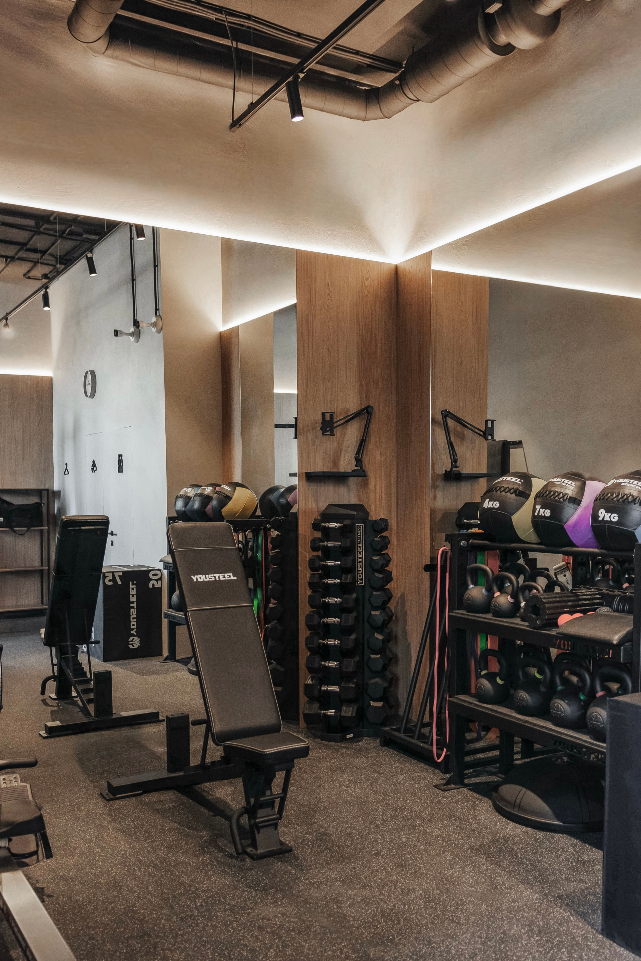 Спортивный зал 40 м² в Петербурге с поминутной арендой — проект Ксении Новиковой | Компактный дизайн, планировка, функциональность, 24/7. Интерьерный дизайнер из Петербурга — Ксения Новикова | ksudsgn