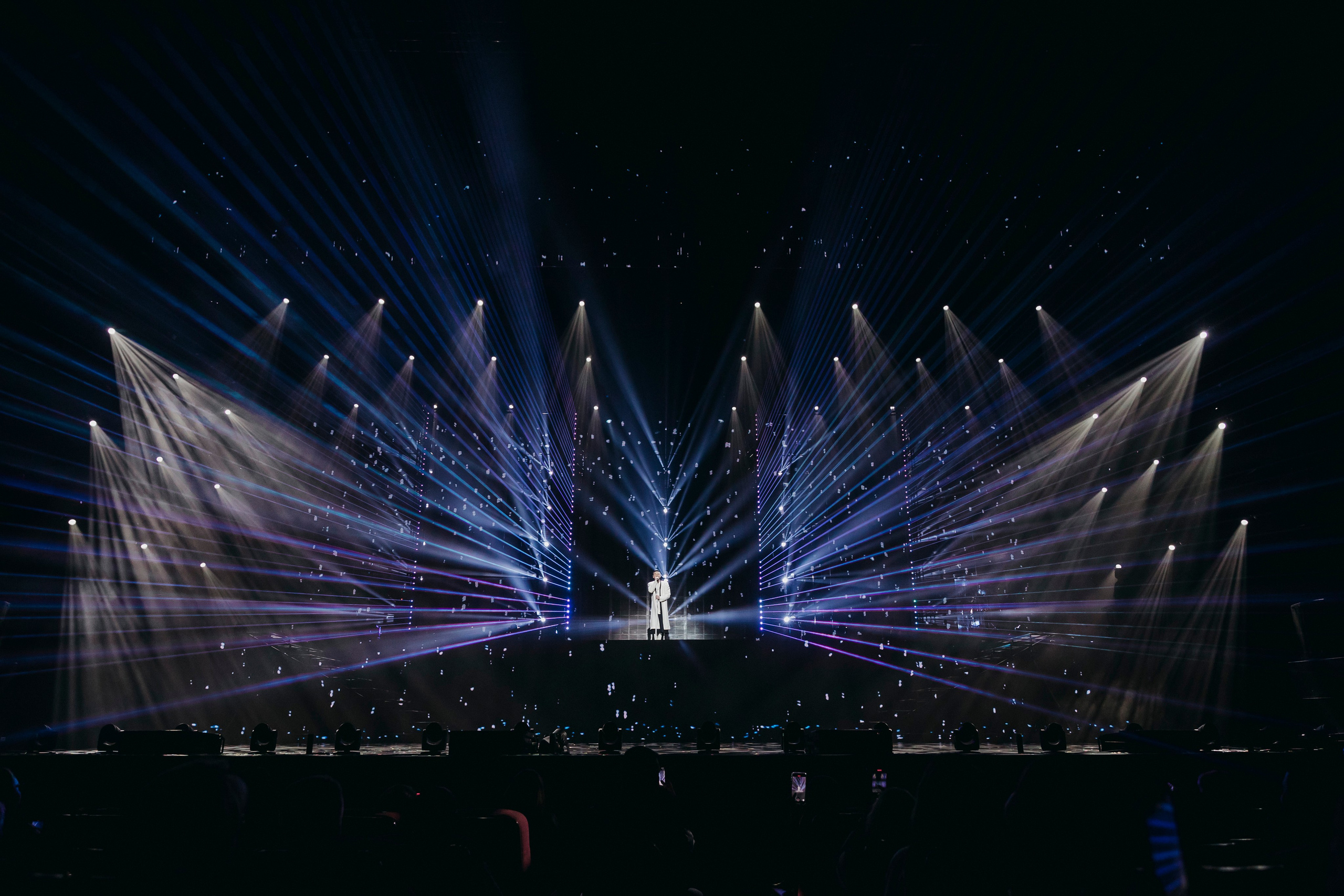 Сергей Лазарев: «Я не боюсь», Crocus City Hall. «Птичка на проводе»: информационный портал в Москве