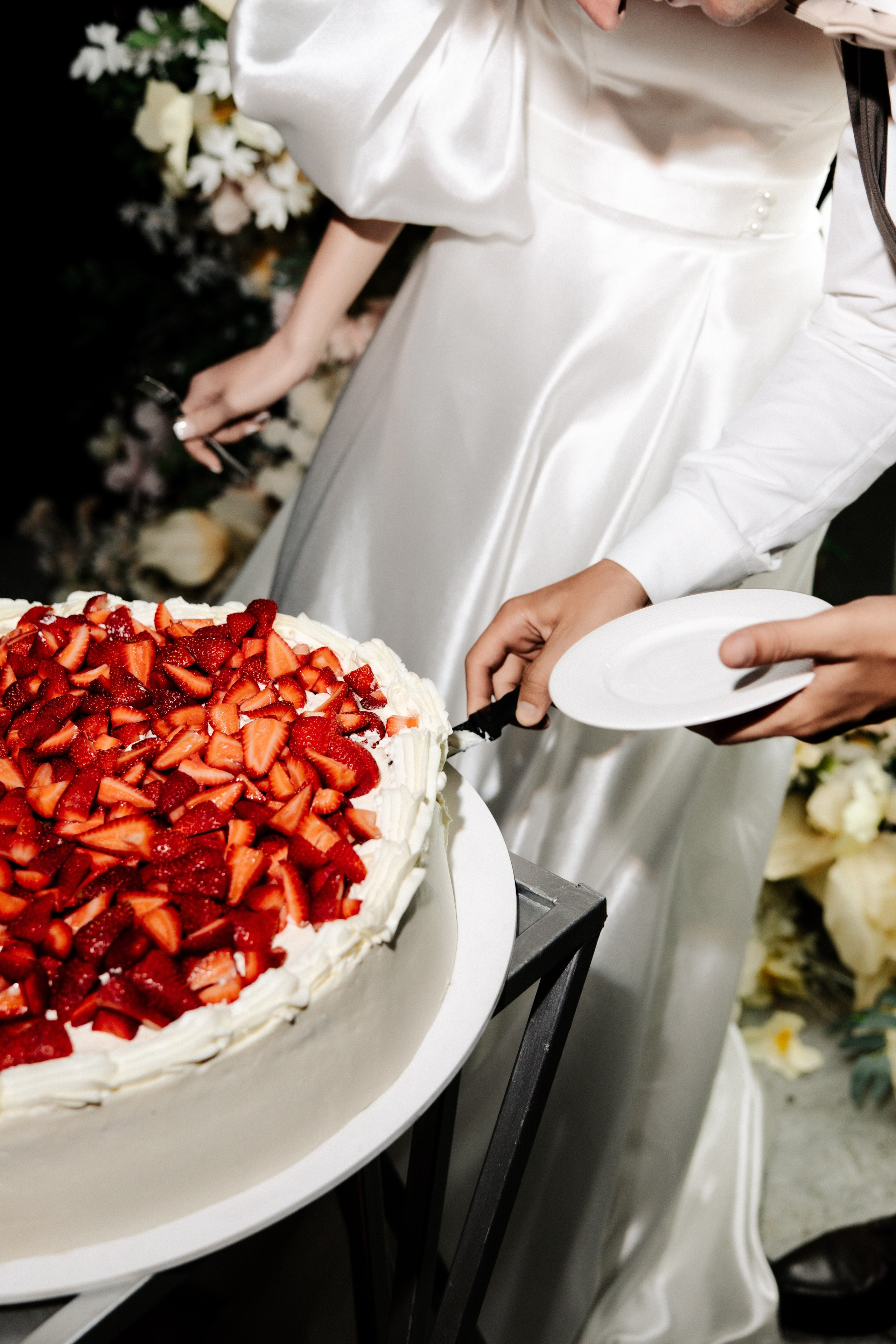 Я создаю профессиональные фотографии, которые сохраняют эмоции, детали и атмосферу вашего праздника. Свадебный фотограф во Владивостоке