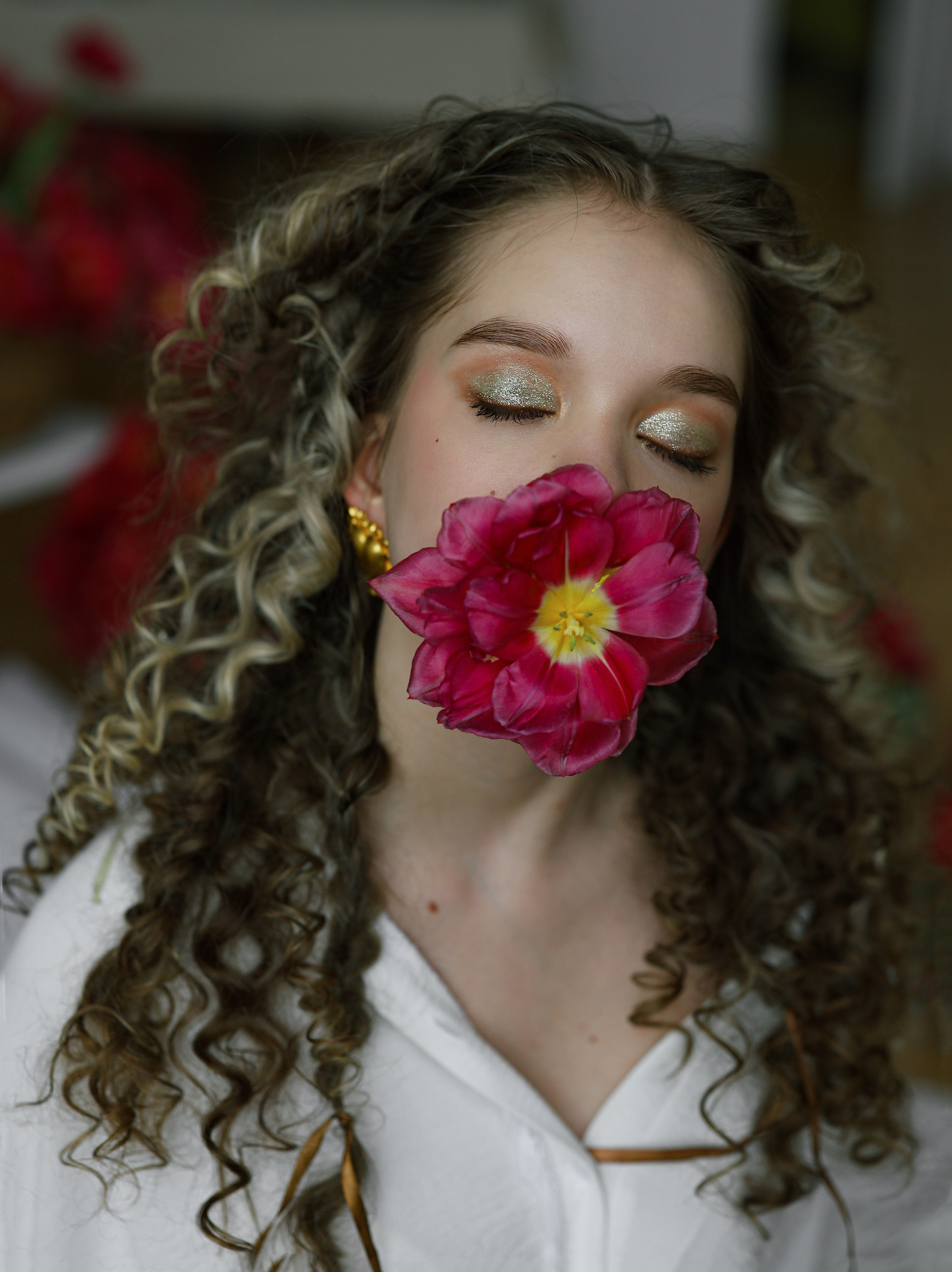 Фотосессия для Софии с тюльпанами. Свадебный и семейный фотограф в Абхазии Жанна Соснина