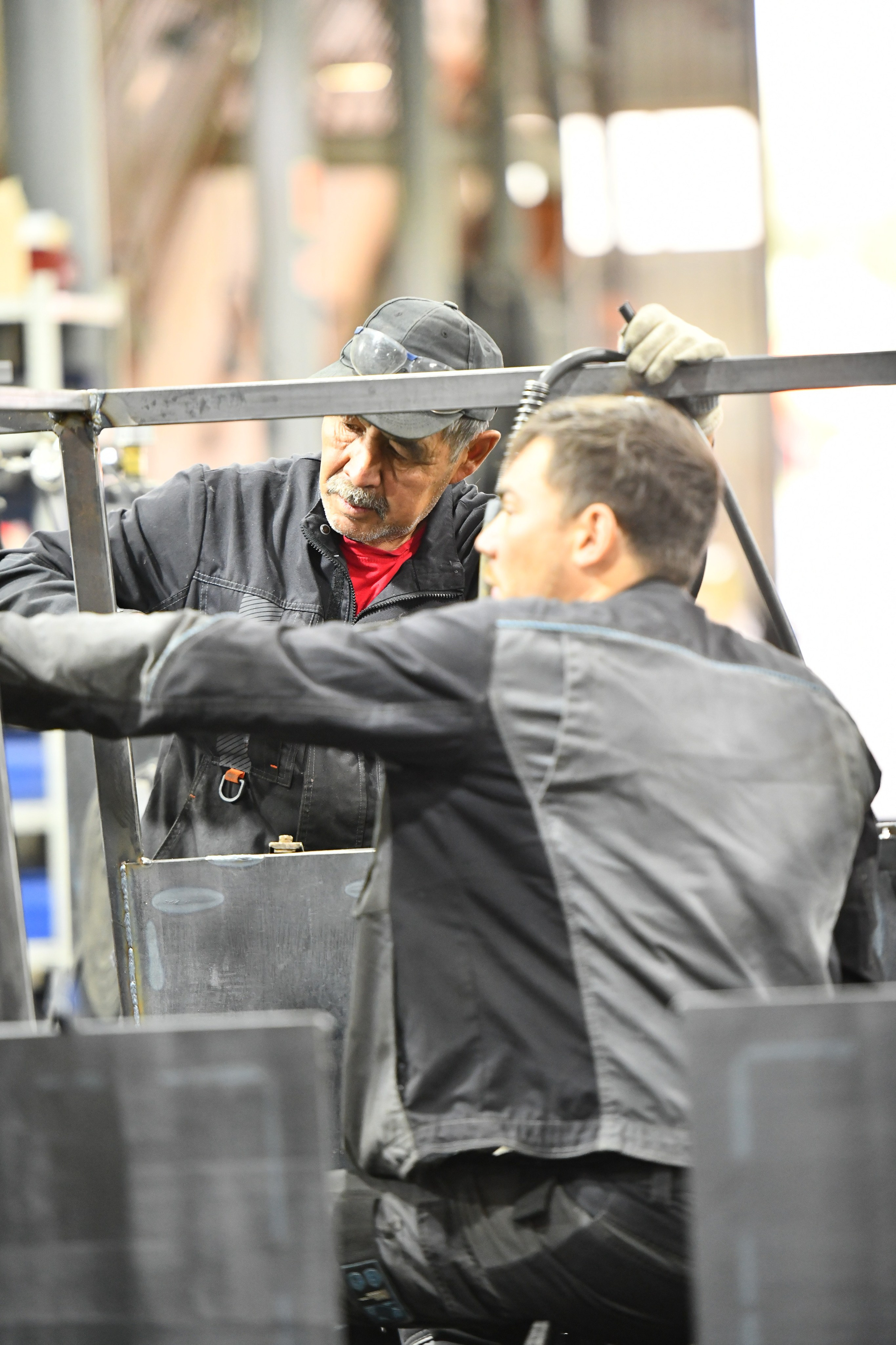 Репортаж с экскурсии на Завод ТРОМ. Репортажный и семейный фотограф — Шелихов Сергей