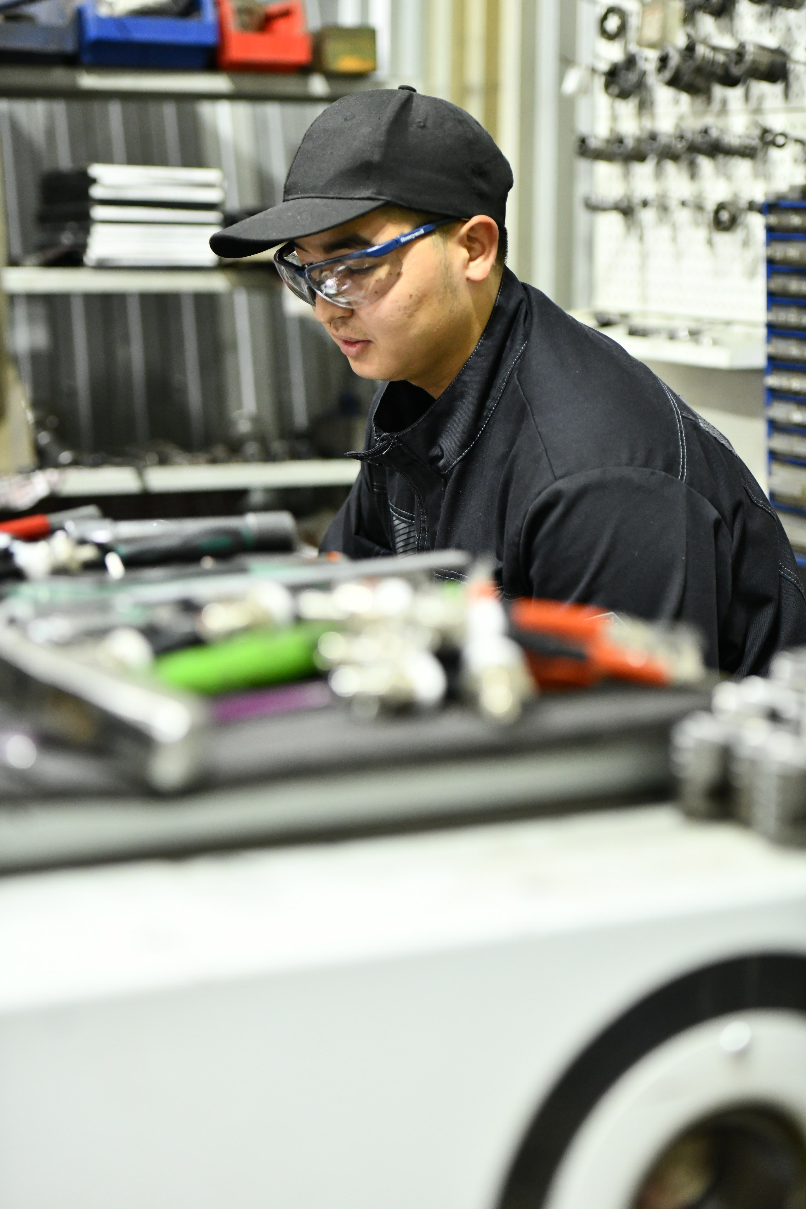 Репортаж с экскурсии на Завод ТРОМ. Репортажный и семейный фотограф — Шелихов Сергей