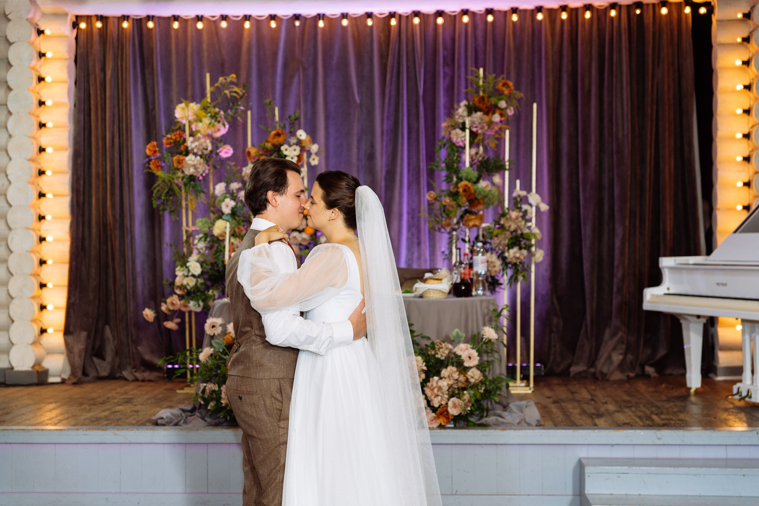 Свадьба Олега и Виктории в клубе «Ближняя дача»