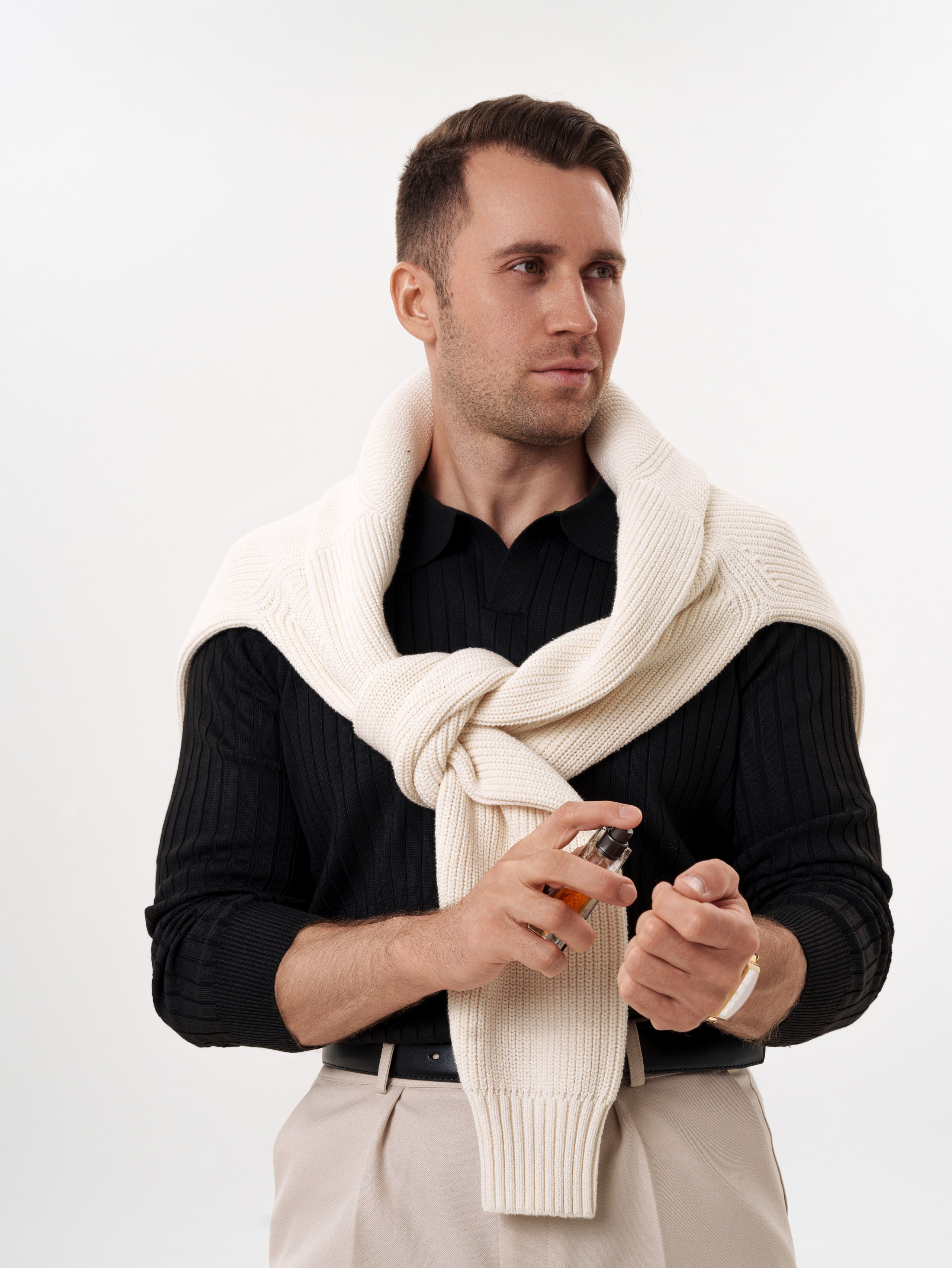 Мужской пуловер в стиле «Old Money». Портретный и Контент фотограф Григорий Семенов (Grifon) в Ижевске