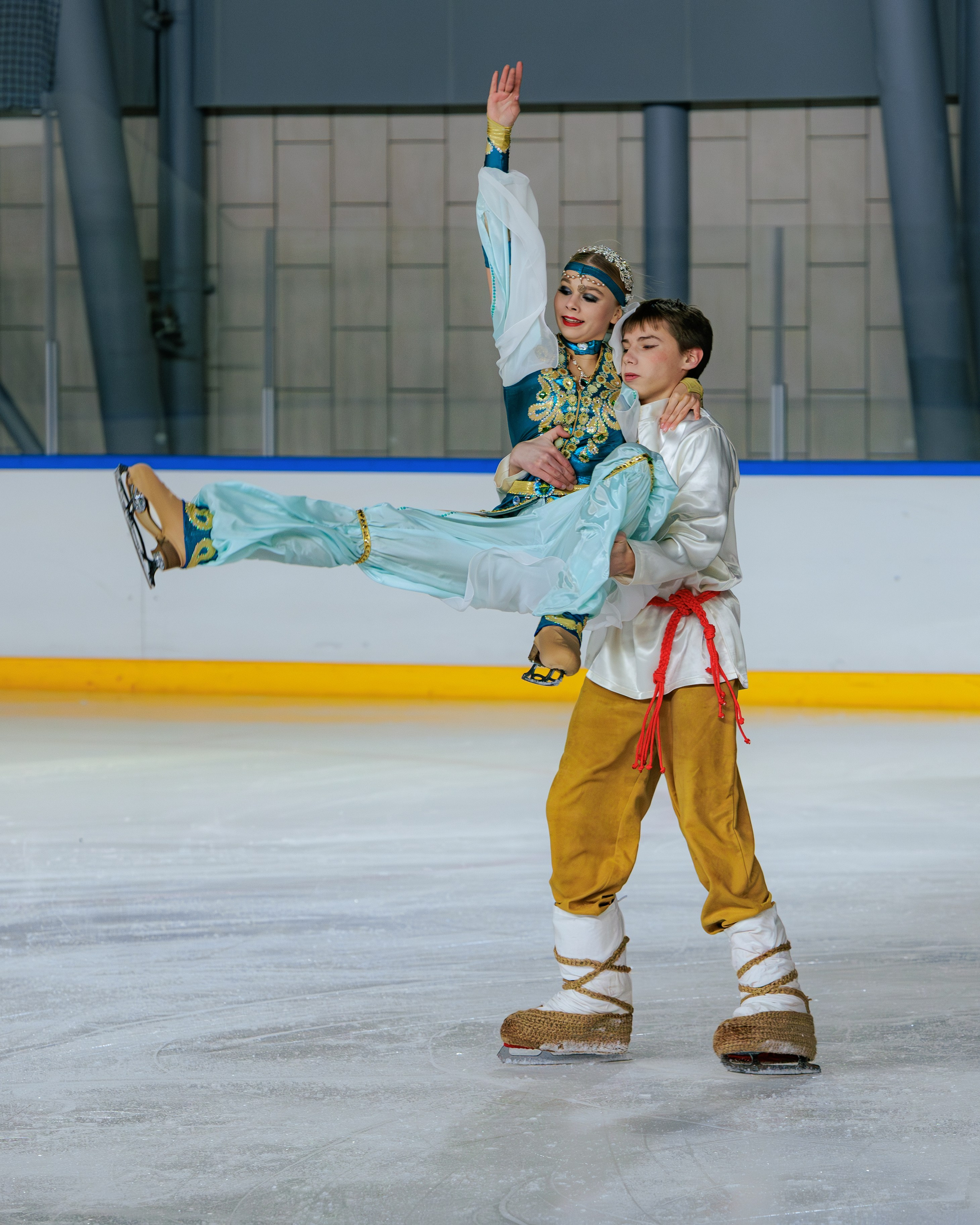 Детский театр на льду «АЛЕКО». Выпускные альбомы и школьный фотограф в Подольске, Троицке, Щербинке, Москве и Московской области