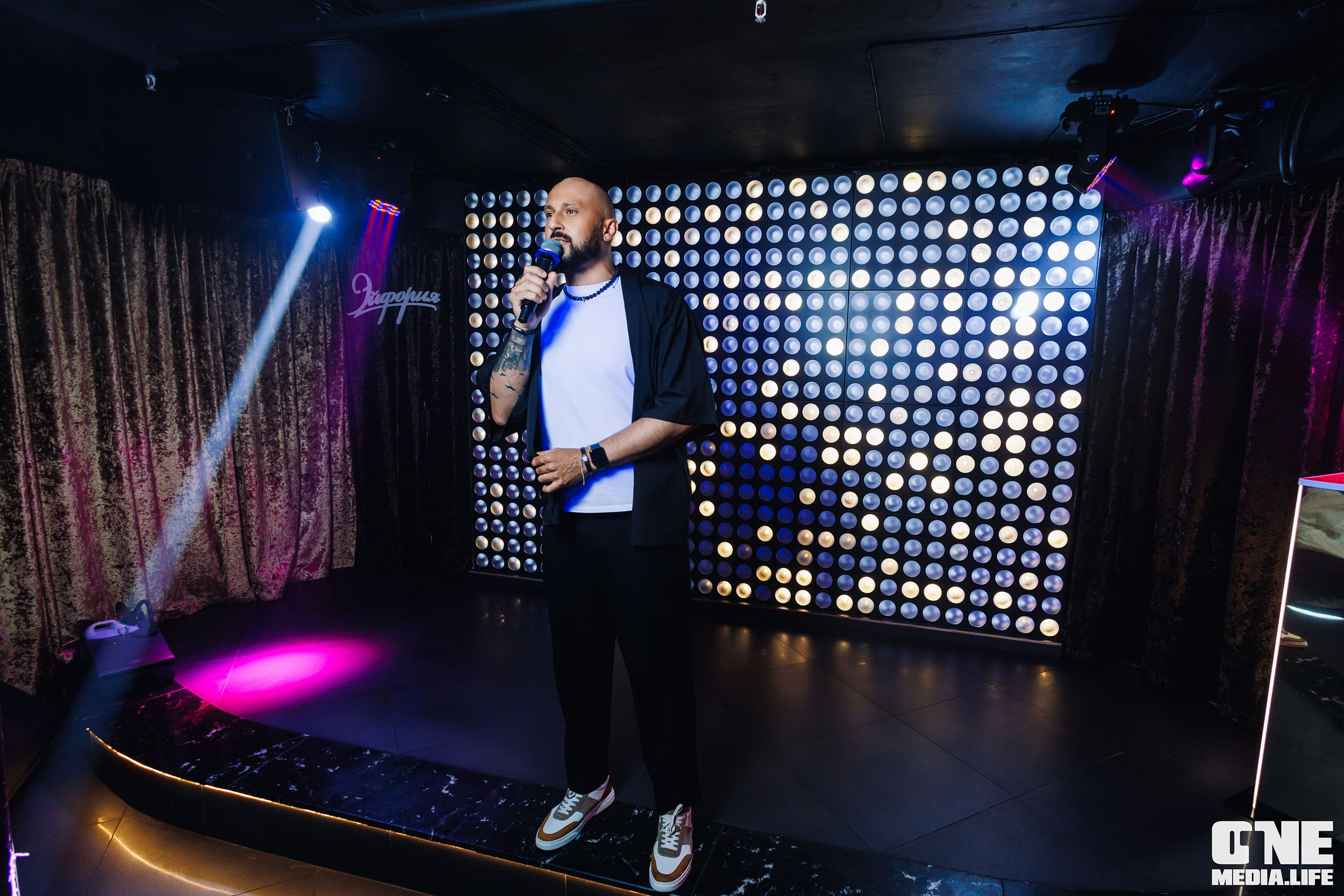 Фоторепортаж из караоке-клуба Эйфория. One Media Life: фоторепортажи, фотоотчеты с мероприятий и заведений