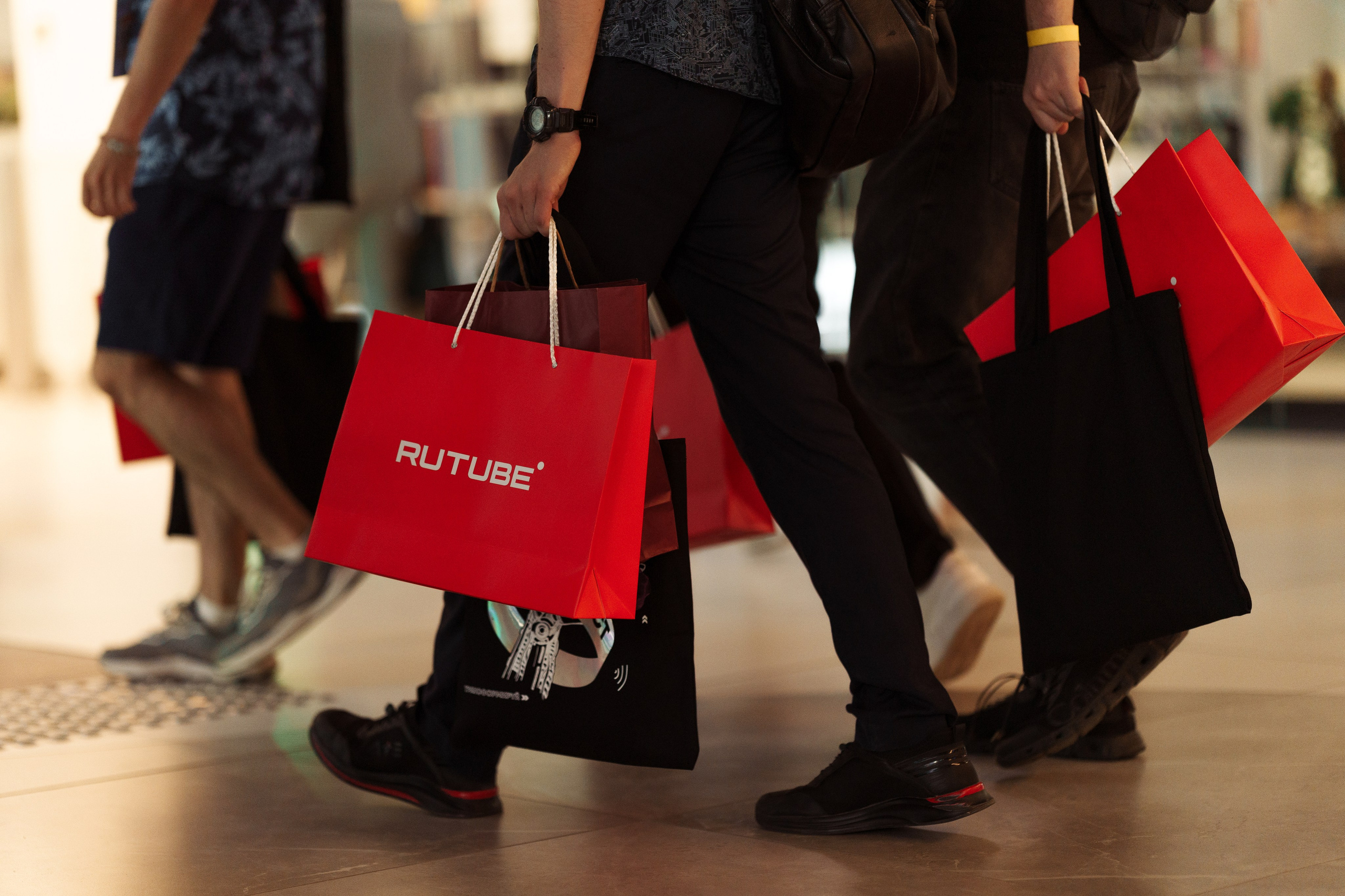 ЛЦТ ФЕСТ 2024 в арт кластере Ломоносов. Свадебные фотосессии в Москве. Фотограф Сергей Ржевский