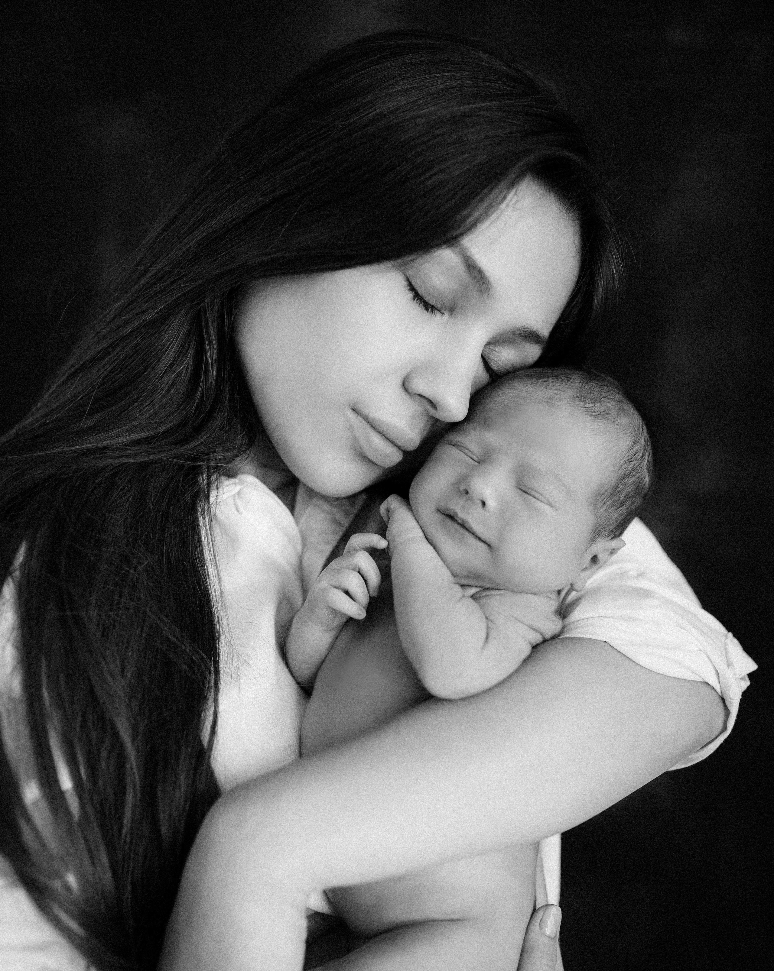 Family, Maternity & Newborn Photographer in Dubai