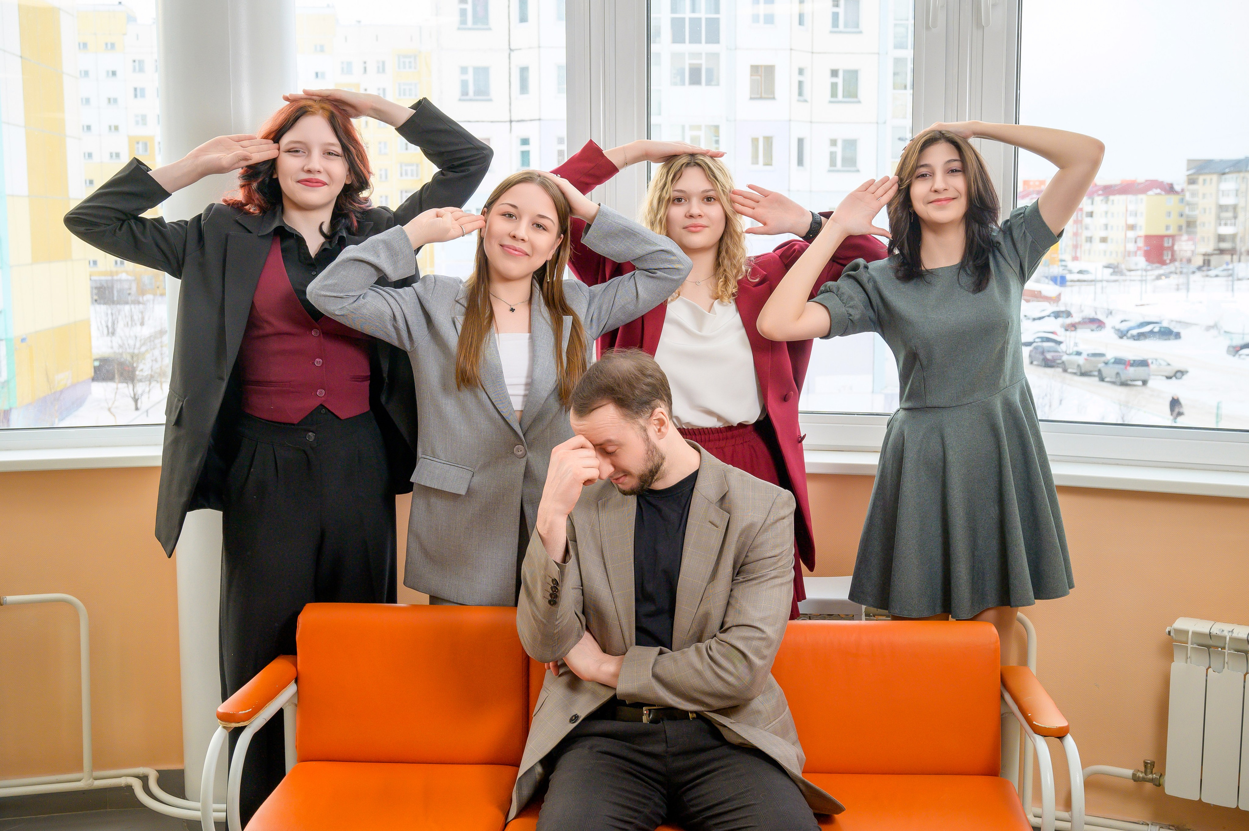 Фотографии старшеклассников для выпускных альбомов Нижневартовск | Портфолио. AR-t студия «Альбом+», г. Нижневартовск