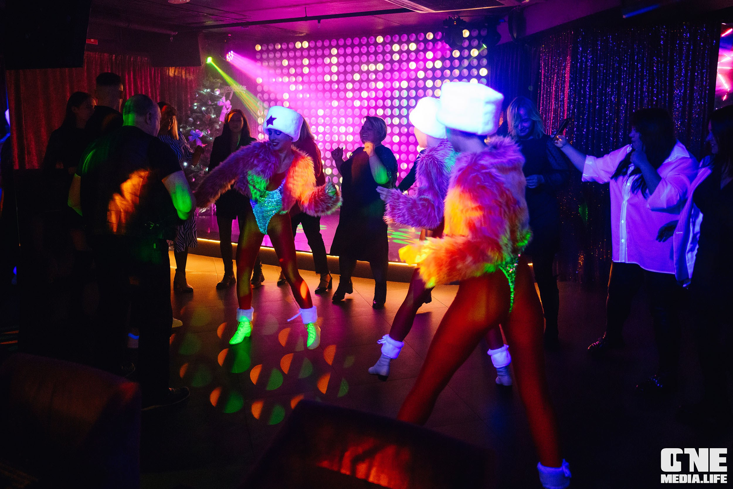 Фоторепортаж из караоке-клуба Эйфория. One Media Life: фоторепортажи, фотоотчеты с мероприятий и заведений