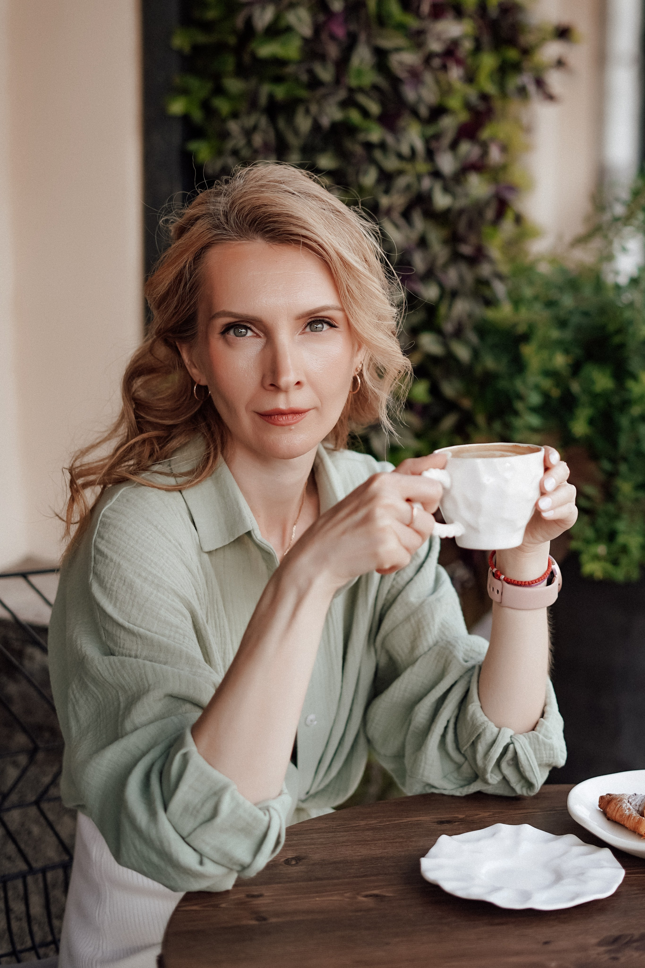 Арина на Чистых Прудах. Фотограф в Сочи и Абхазии | Фототуры | September Air