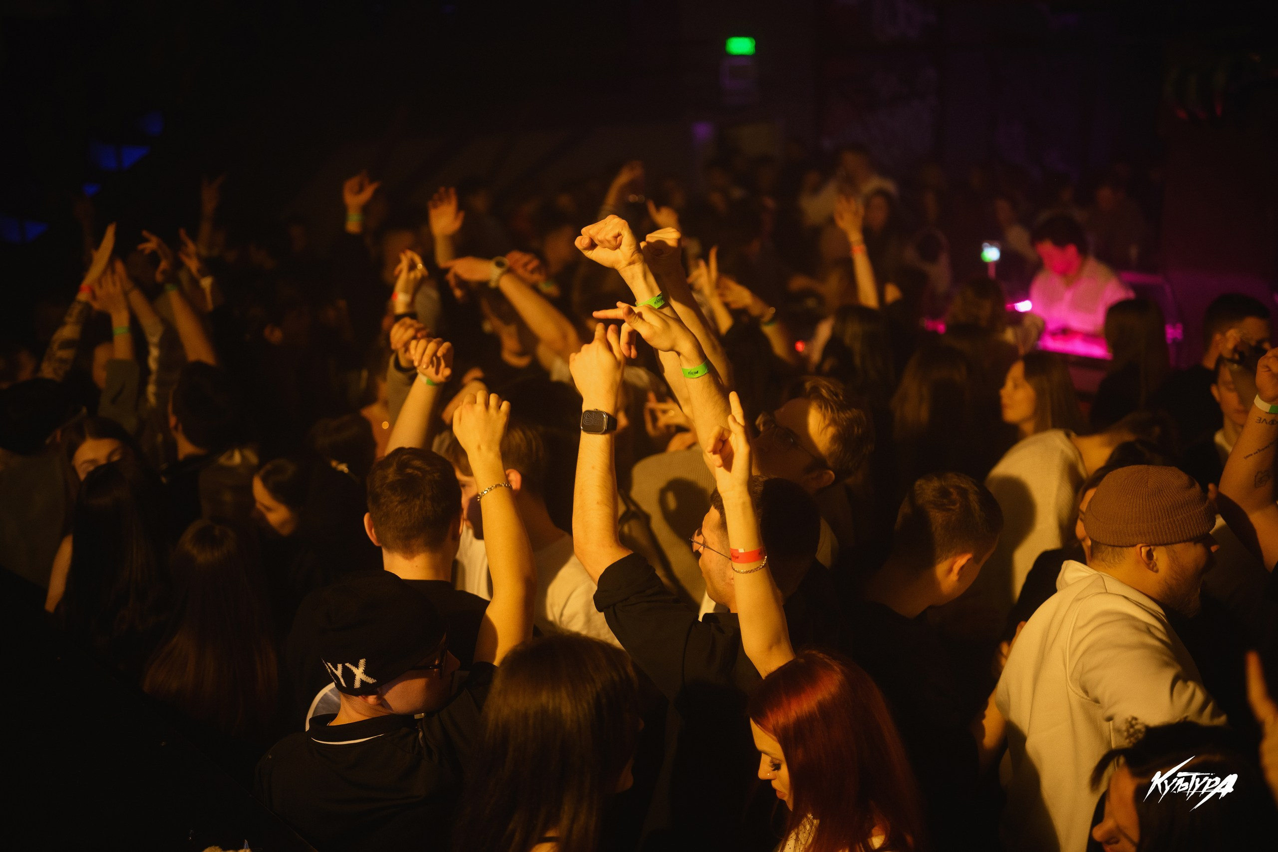 Репортажная съемка в ночном клубе. Фотограф Камчатка Тимофей Тимофеенко